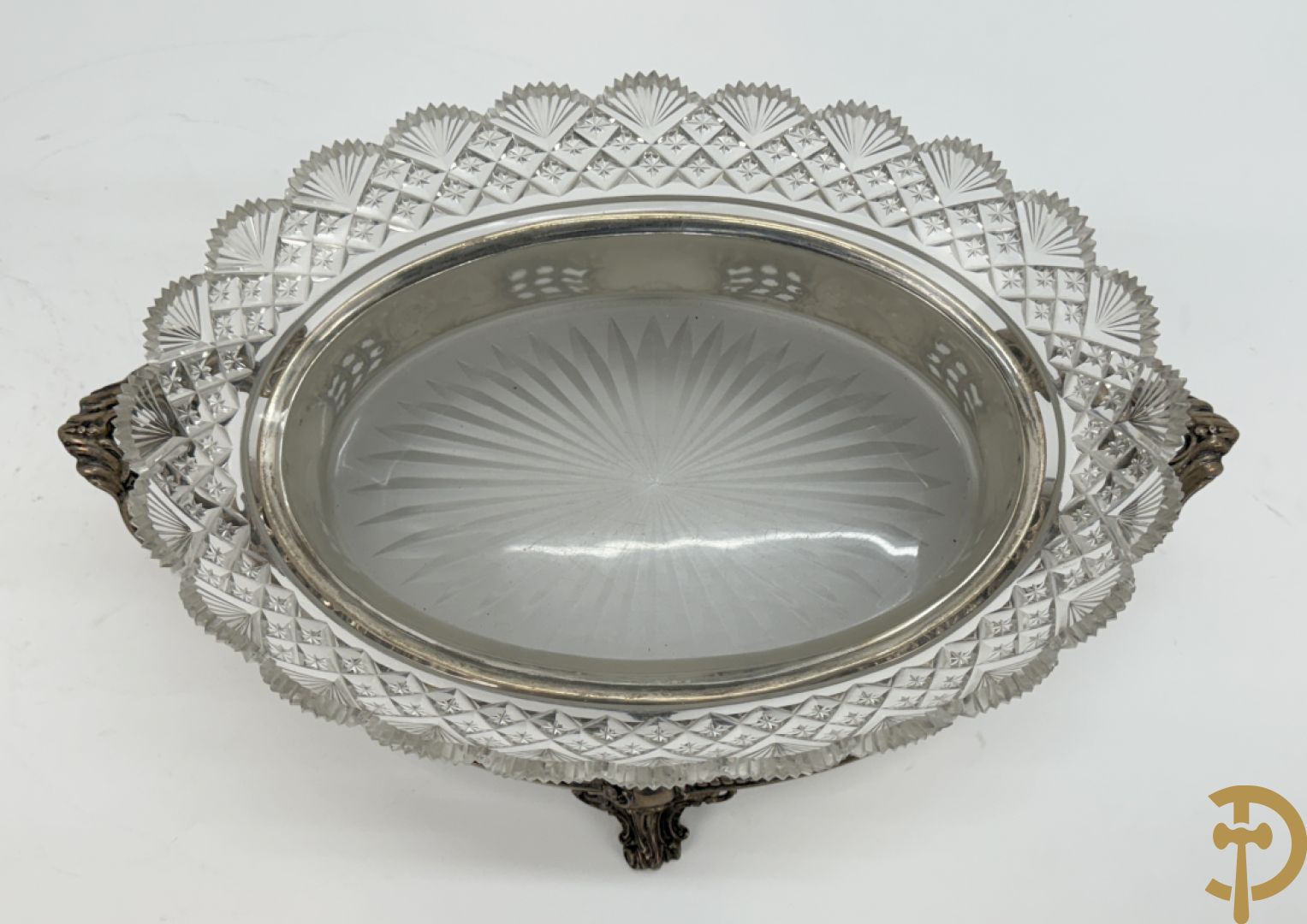 Massief zilveren ovale milieu de table met kristallen coupe