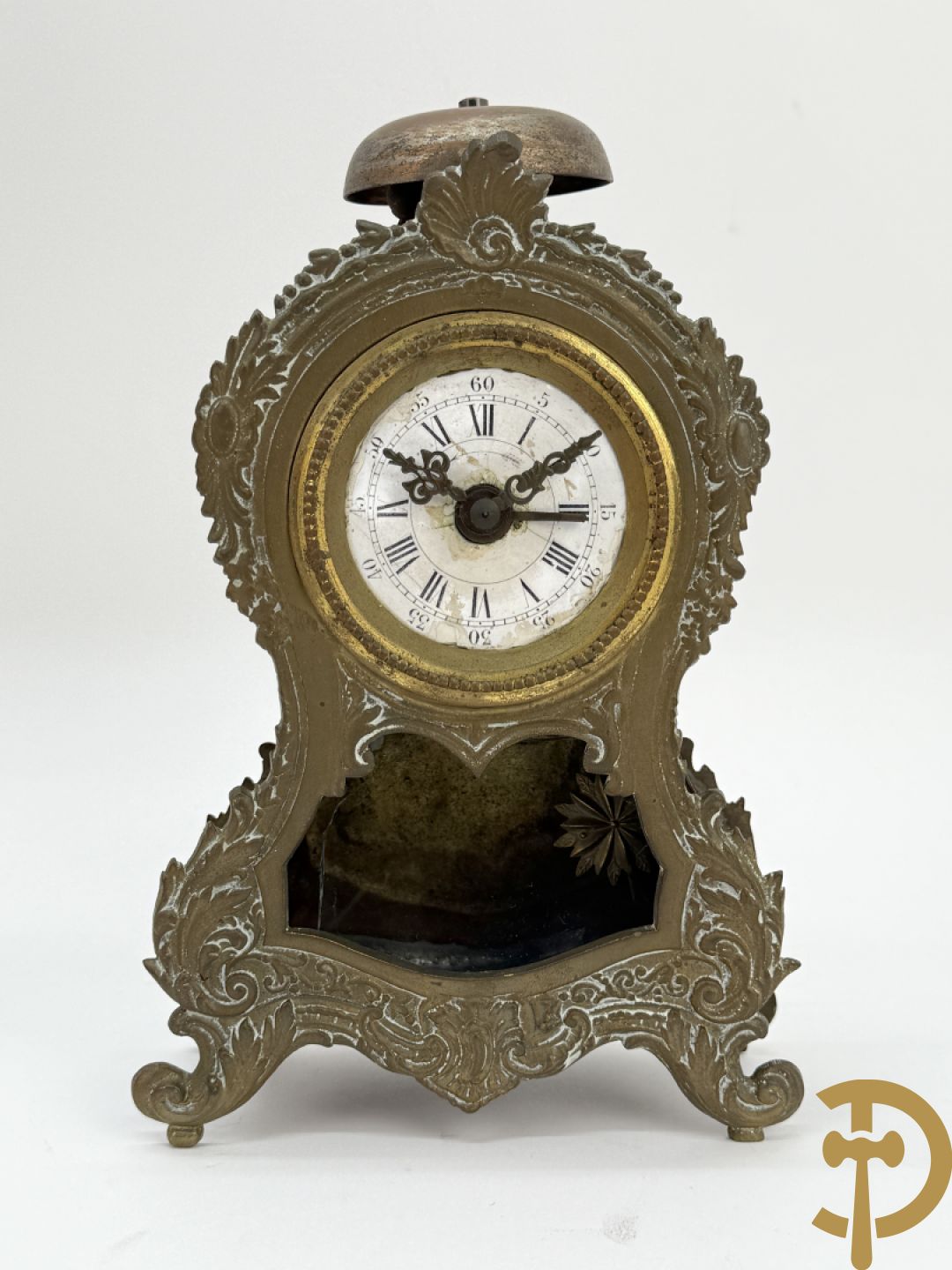 Zes miniatuurklokjes w.o. cupido houdende een pendule, marmeren kapelklokje, 2 reiswekkers, Napoleon III pendule in koper en zamak klokje