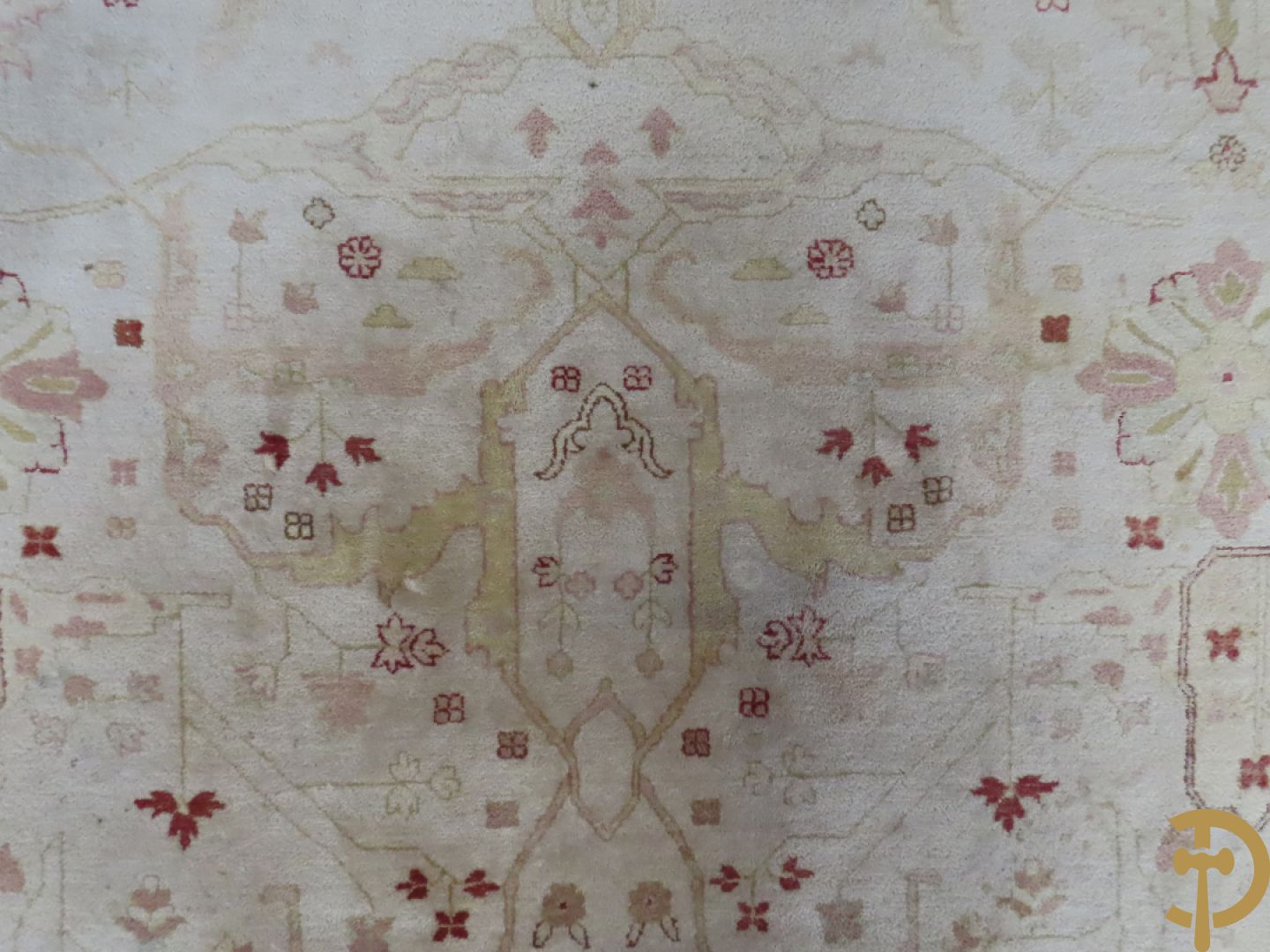 Oosters handgeknoopt tapijt met bloemenpatronen op beige fond, Oushak