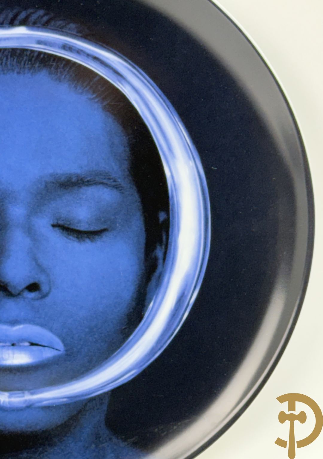 KIMIKO Yoshida getekend 