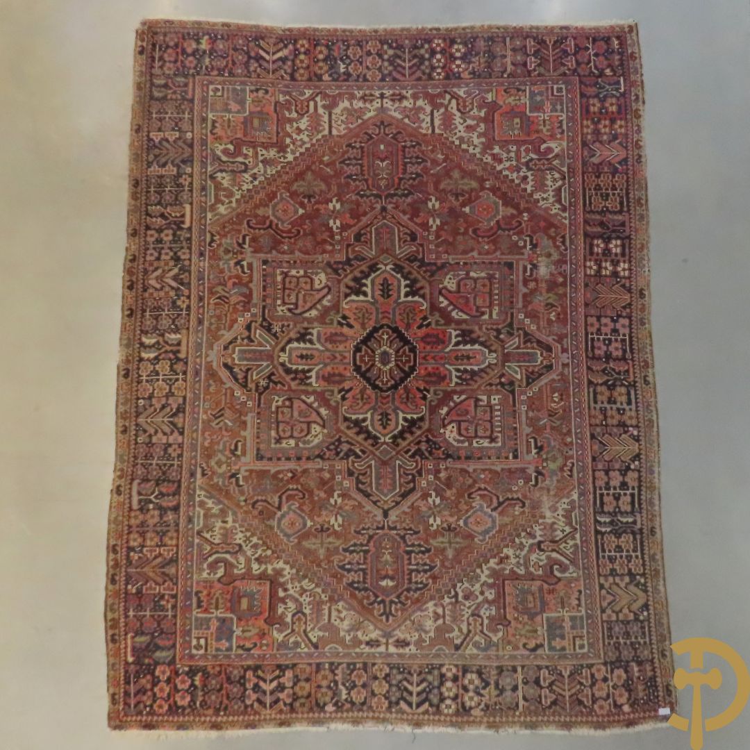 Antiek oosters handgeknoopt tapijt Heriz