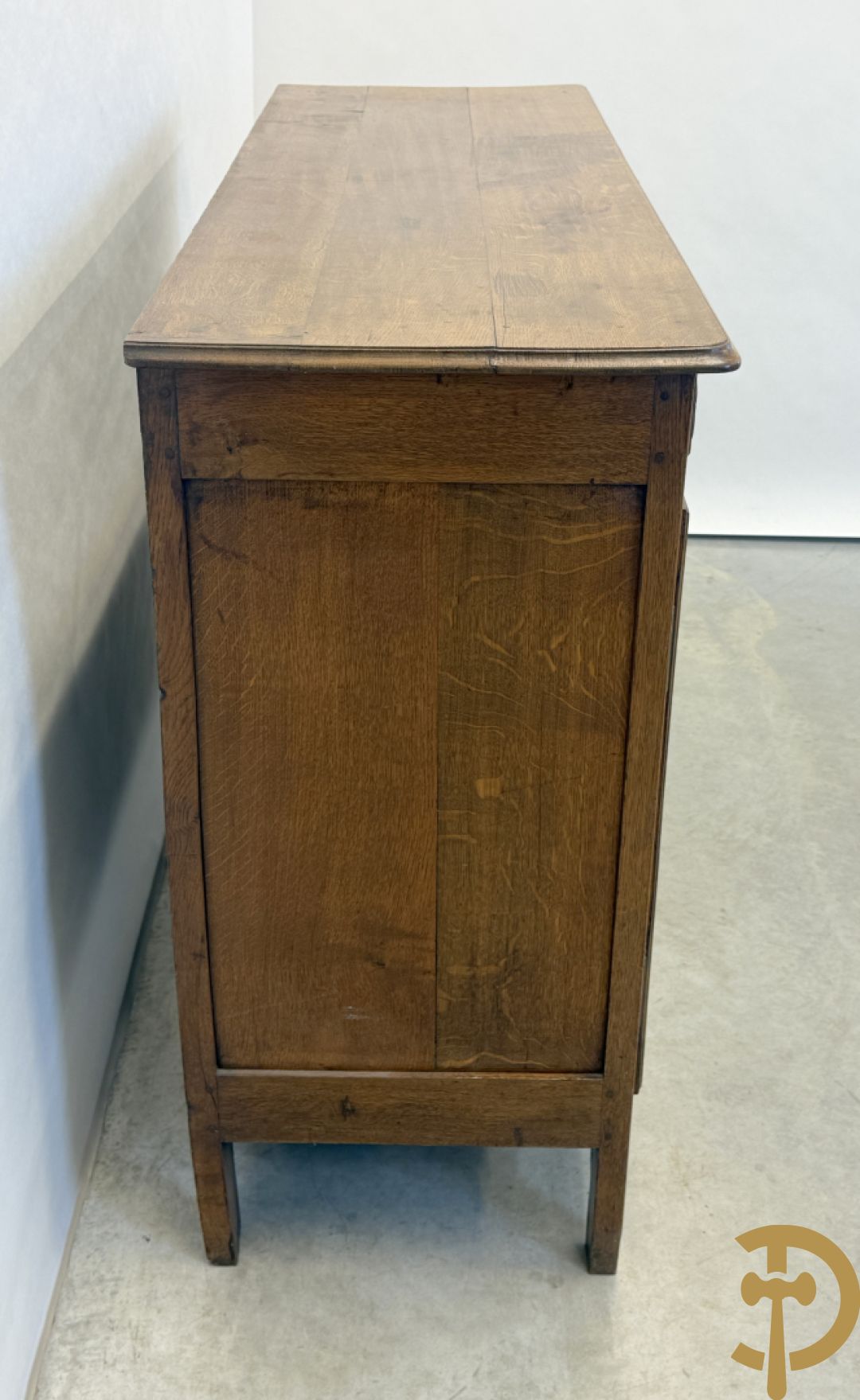 Vlaamse eiken tweedeursdresse met 3 lades en afgestoken panelen