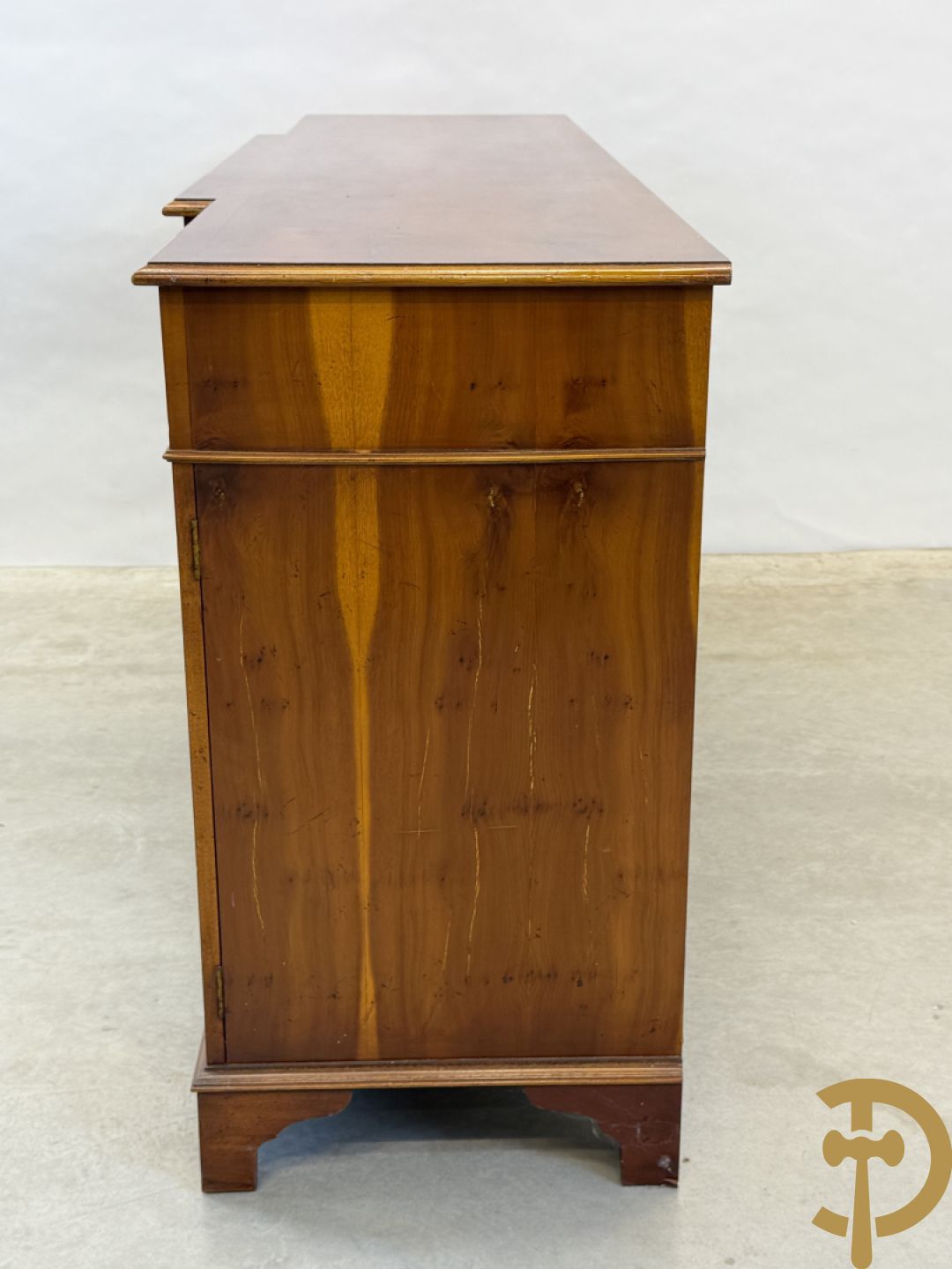 Notelaren vierdeursdressoir met 4 lades, Engelse stijl replica