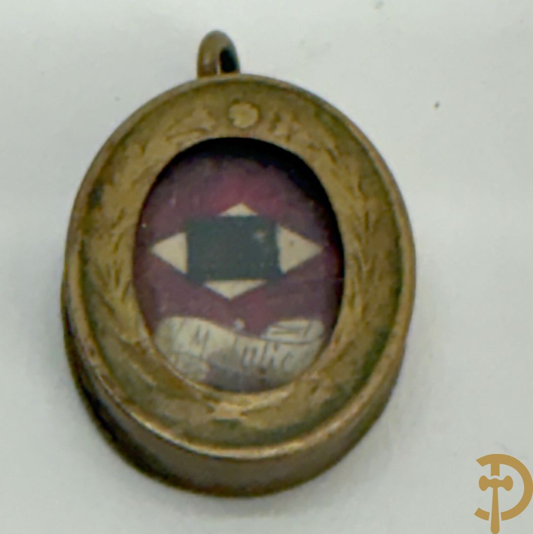 Grote relekwie en 3 kleine relikwieën + bijhorende documentatie