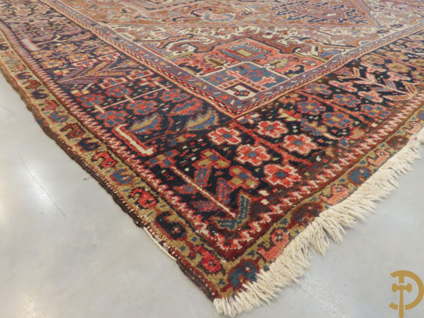 Antiek oosters handgeknoopt tapijt Heriz