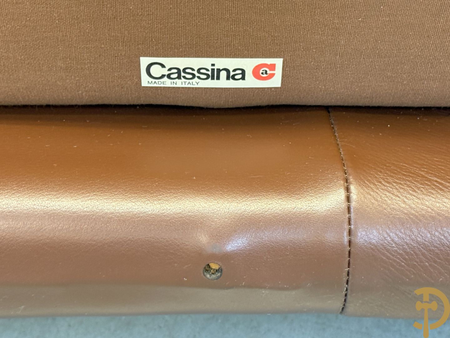 Paar bruin lederen canapé