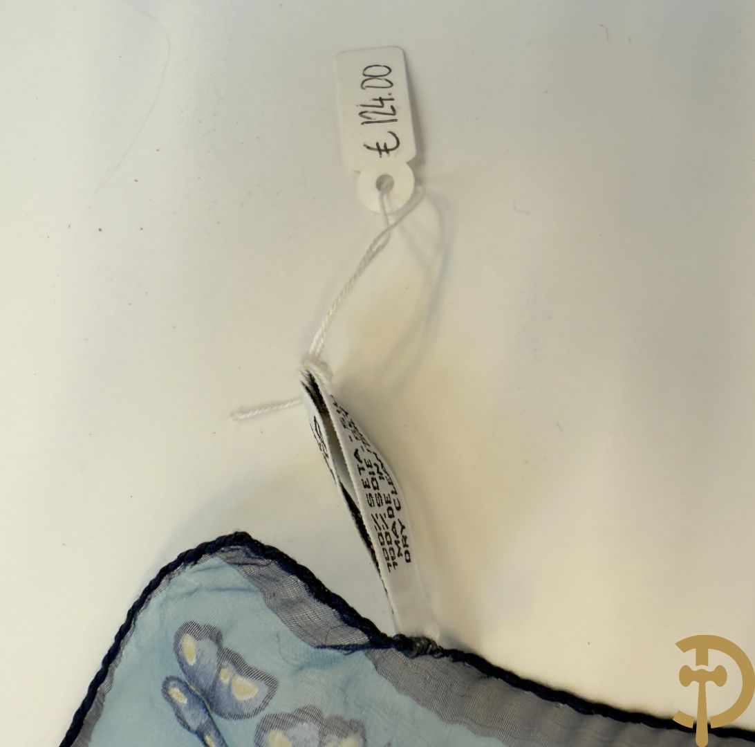 Vier foulards Nina Ricci (nooit gedragen komt uit winkel restant)