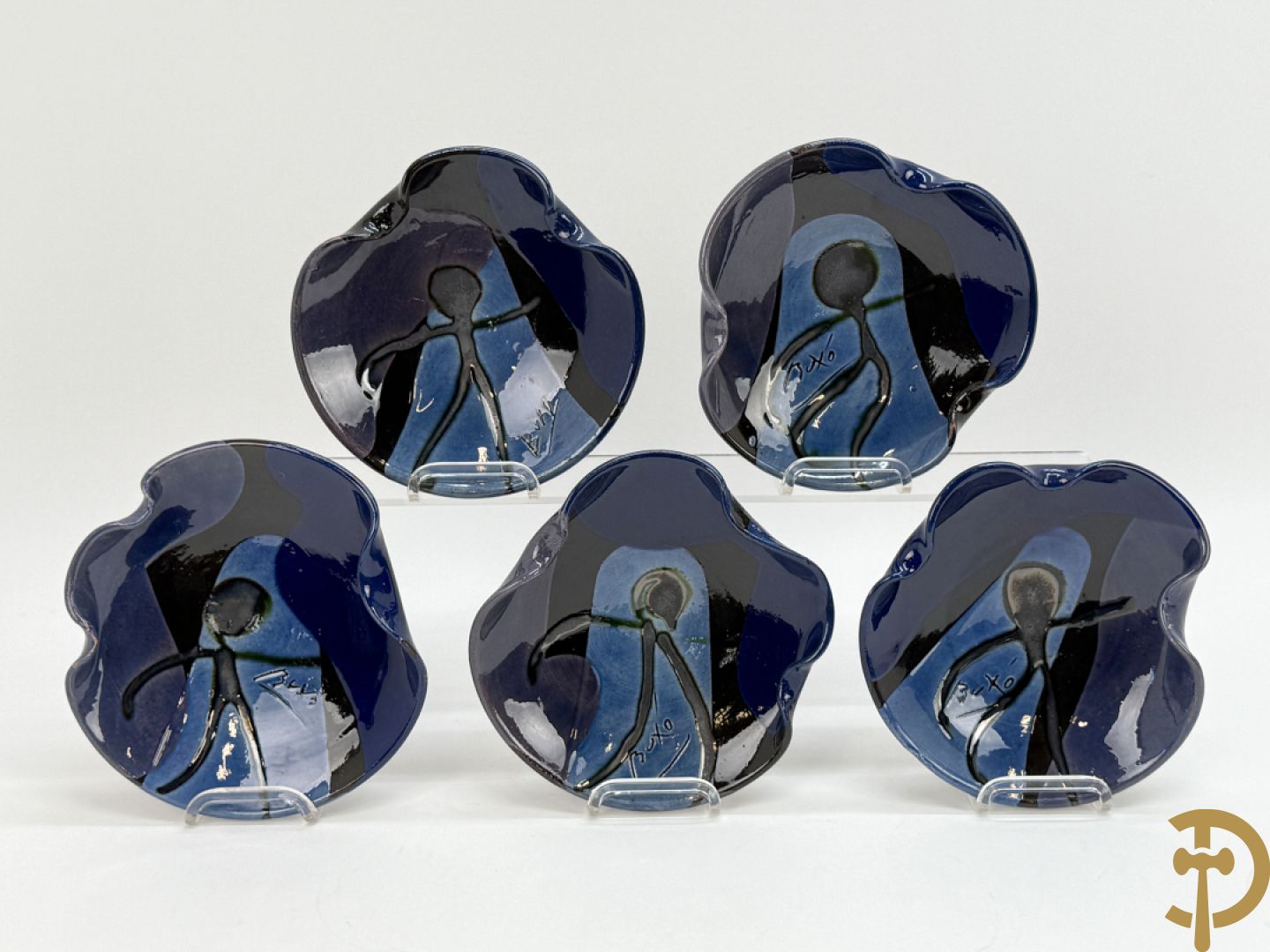 Vijf keramieken schaaltjes, expressionistische stijl, BUXO getekend