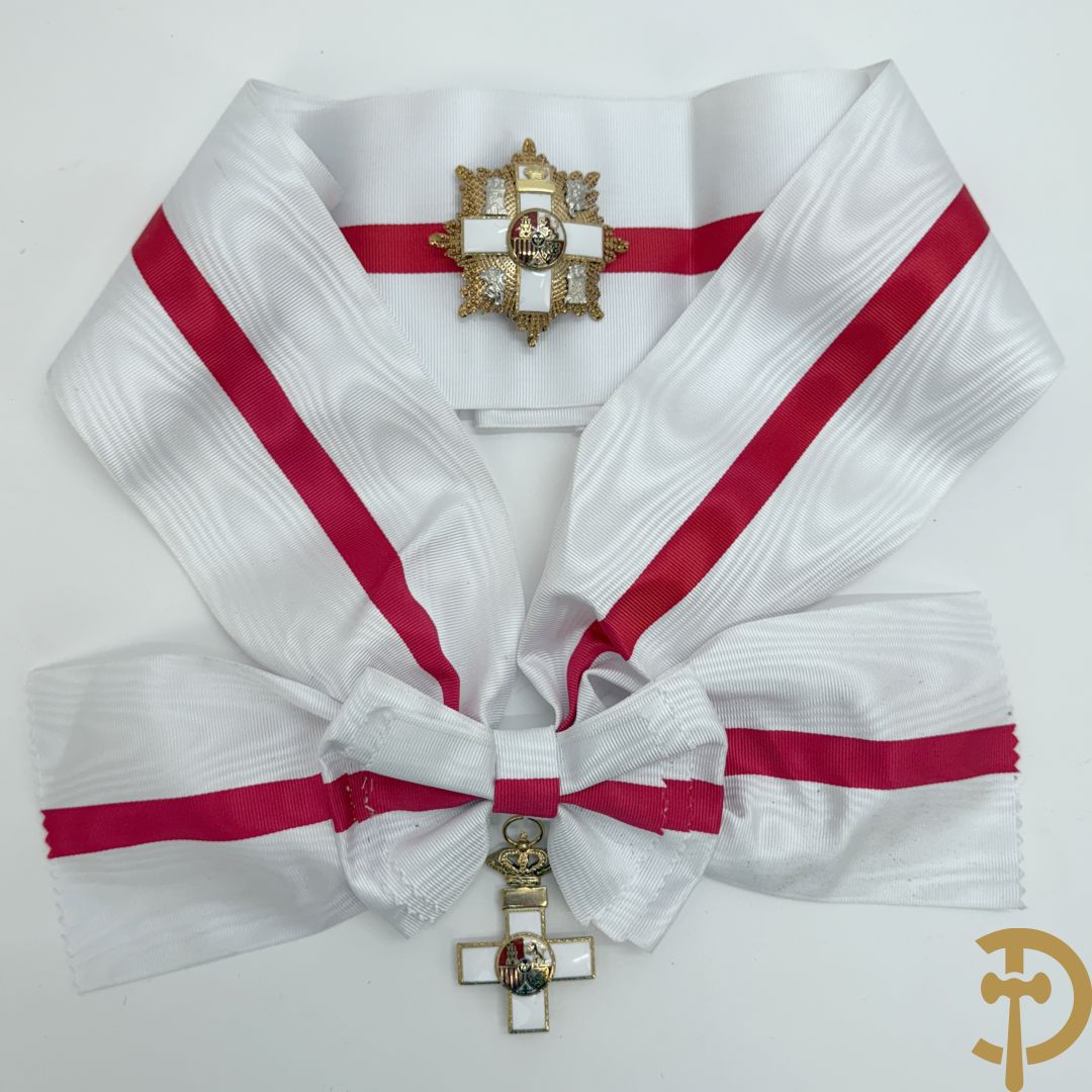 Groot kruis aan wit lint en borstster - Spanje, Grootkruis in de Orde van Militaire Verdienste