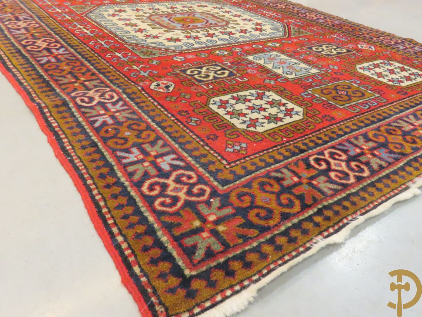 Drie oosterse handgeknoopte tapijten Kaukasus