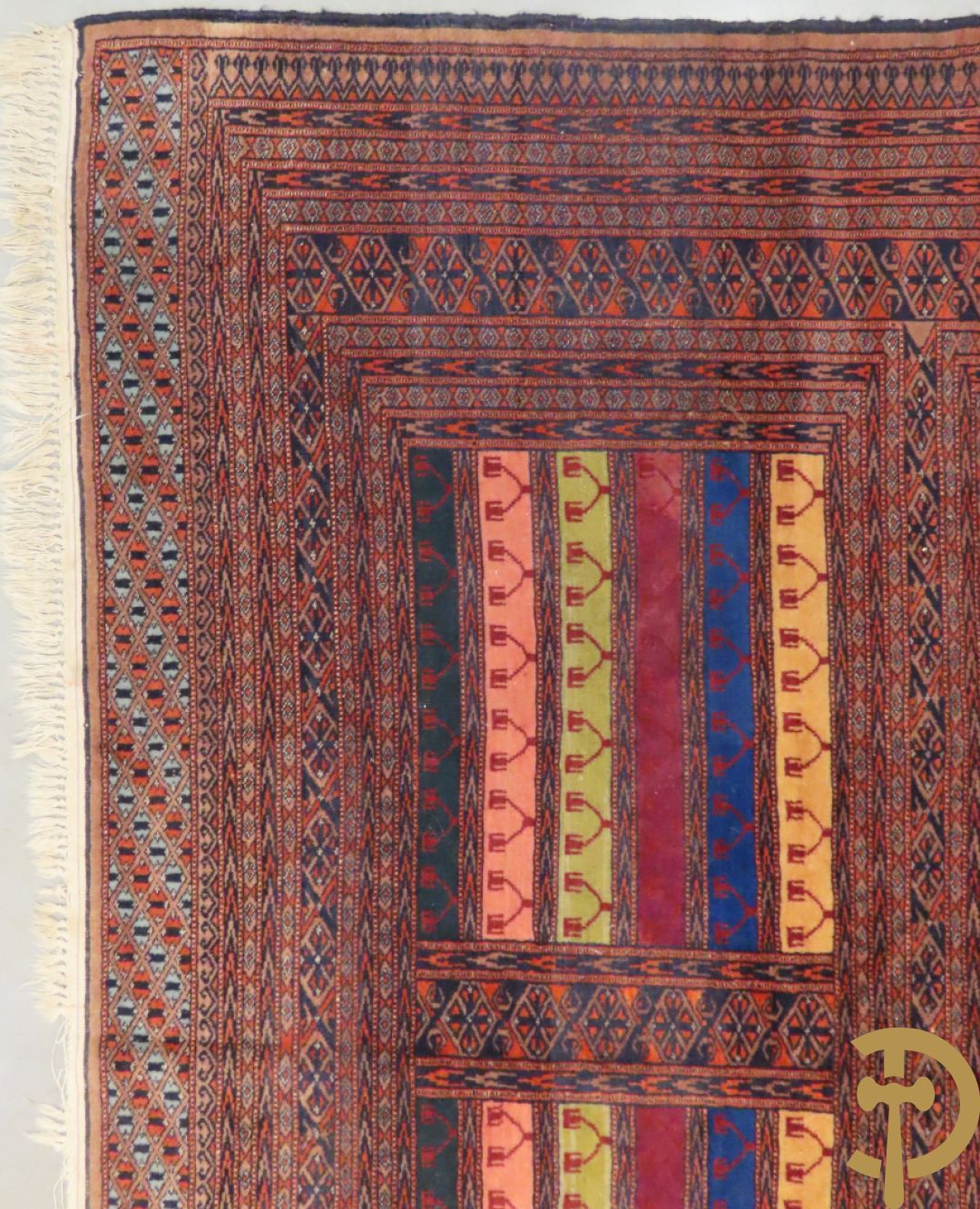 Oosters handgeknoopt tapijt