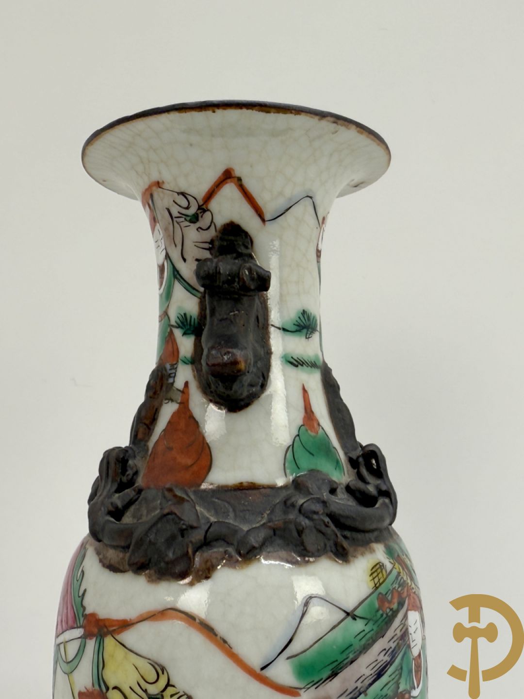 Twee fo-honden, Nankin vaas en Imari bord