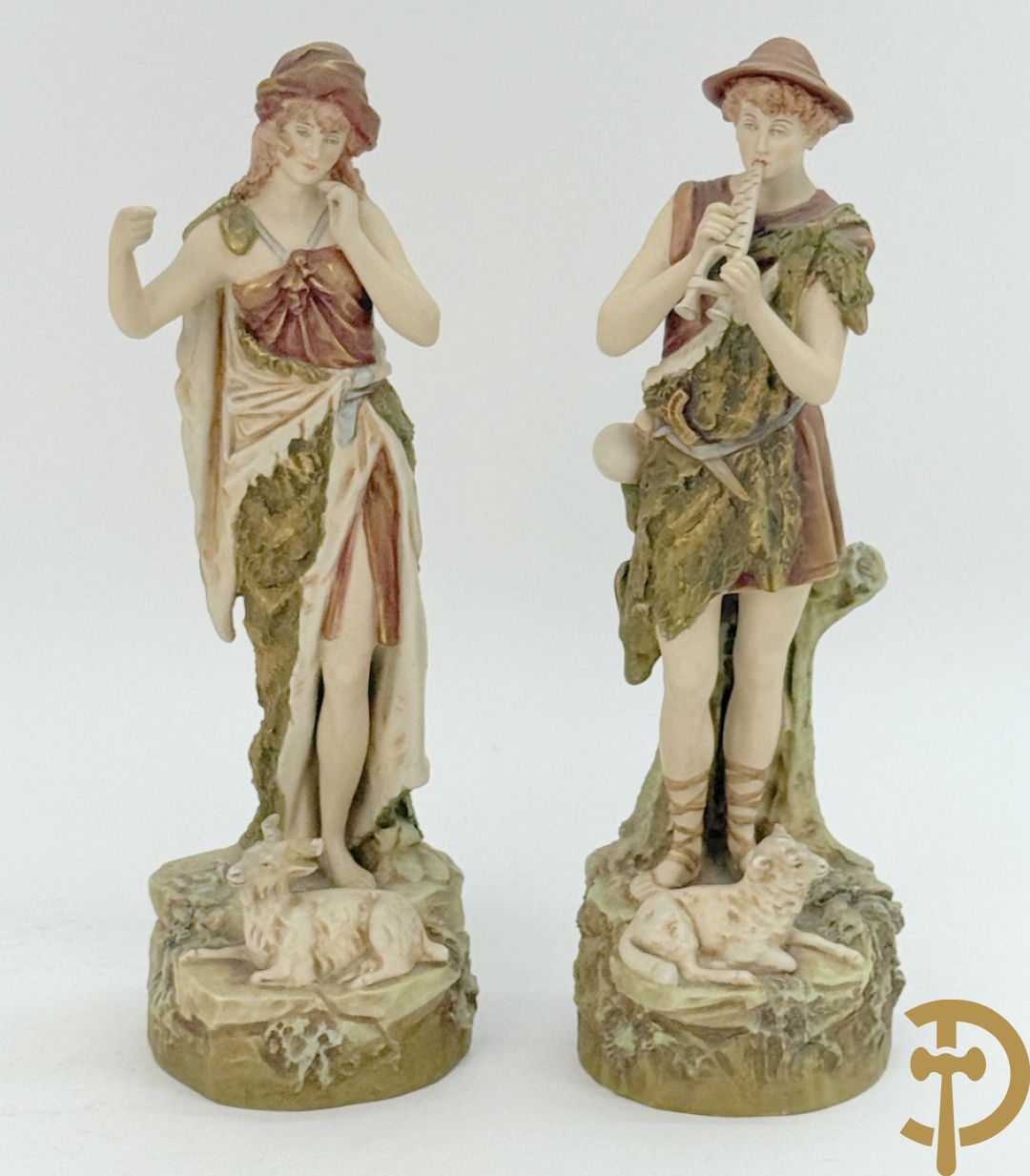 Herderspaar met ram in Royal Dux, onderaan gemerkt 351 en 352