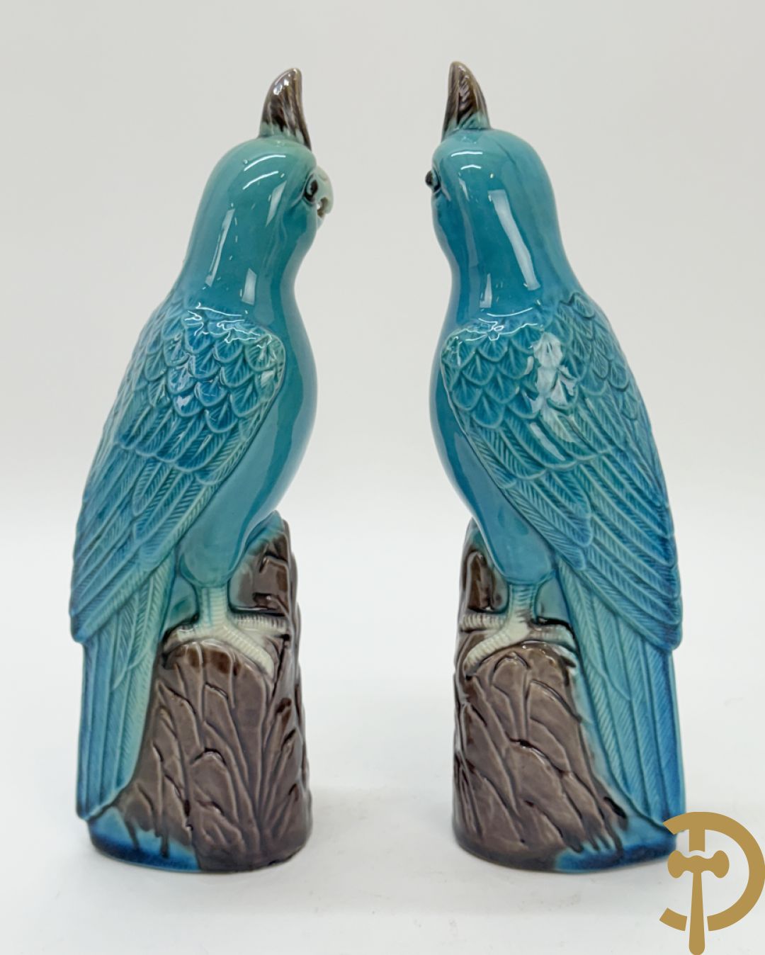 Chinese keramieken wijsgeer met staf + paar papegaaien in meerkleurige keramiek + 2 paar Aziatische keramieken fo-hondjes