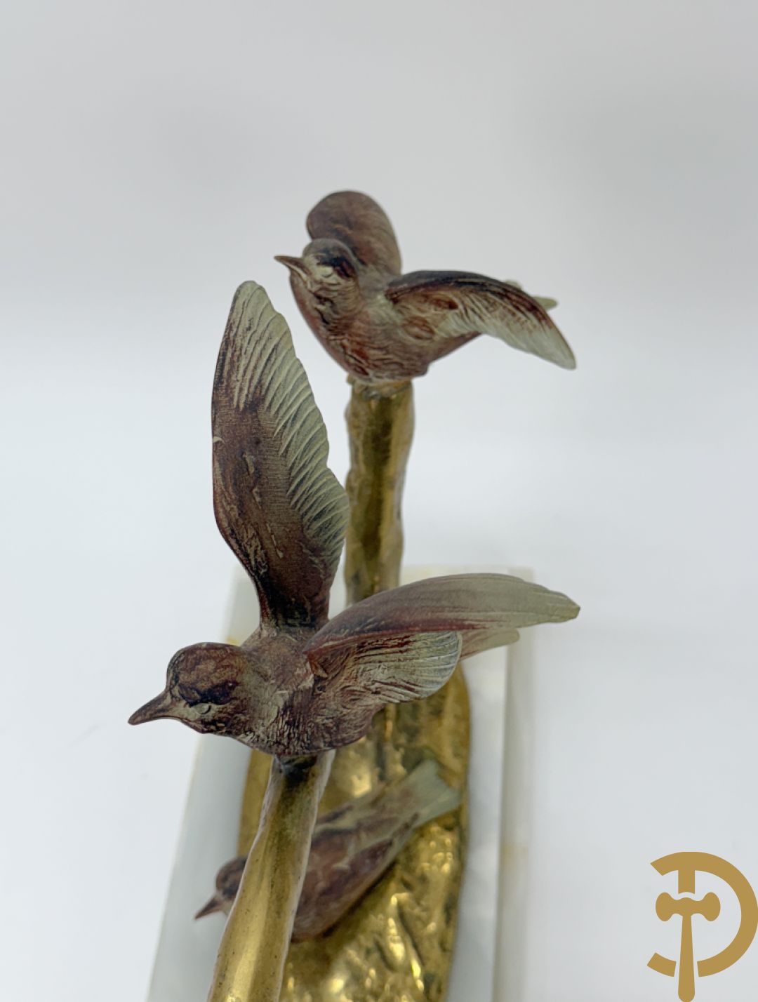 Ongetekend - Vergulde bronzen tak met zes vogels, op onix marmeren sokkel