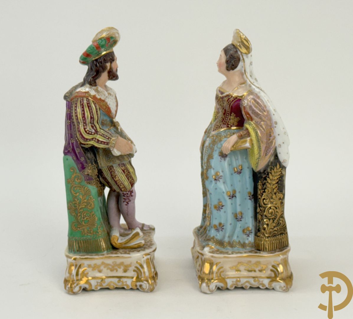 Paar 19e porseleinen Vieux Paris beeldjes van edelheer en edelvrouw