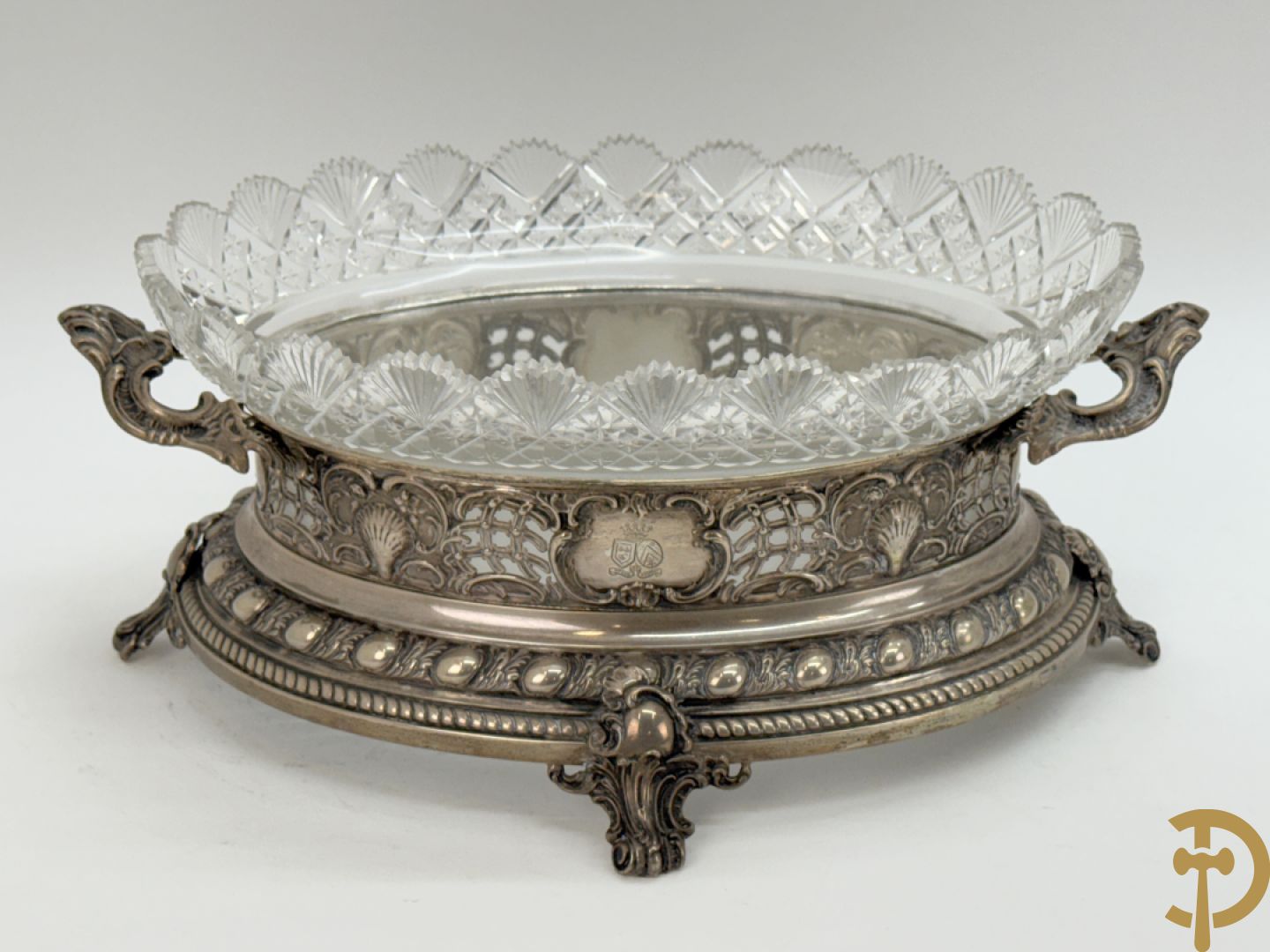 Massief zilveren ovale milieu de table met kristallen coupe