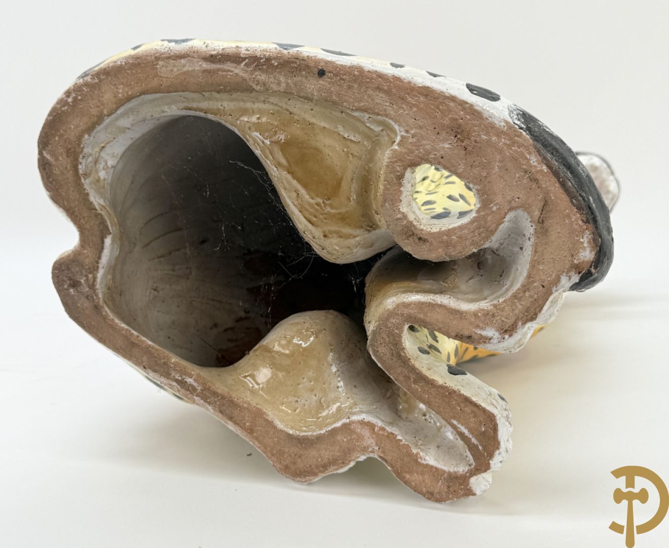 Vintage luipaard in meerkleurig geglazuurde faience met opengesperde bek