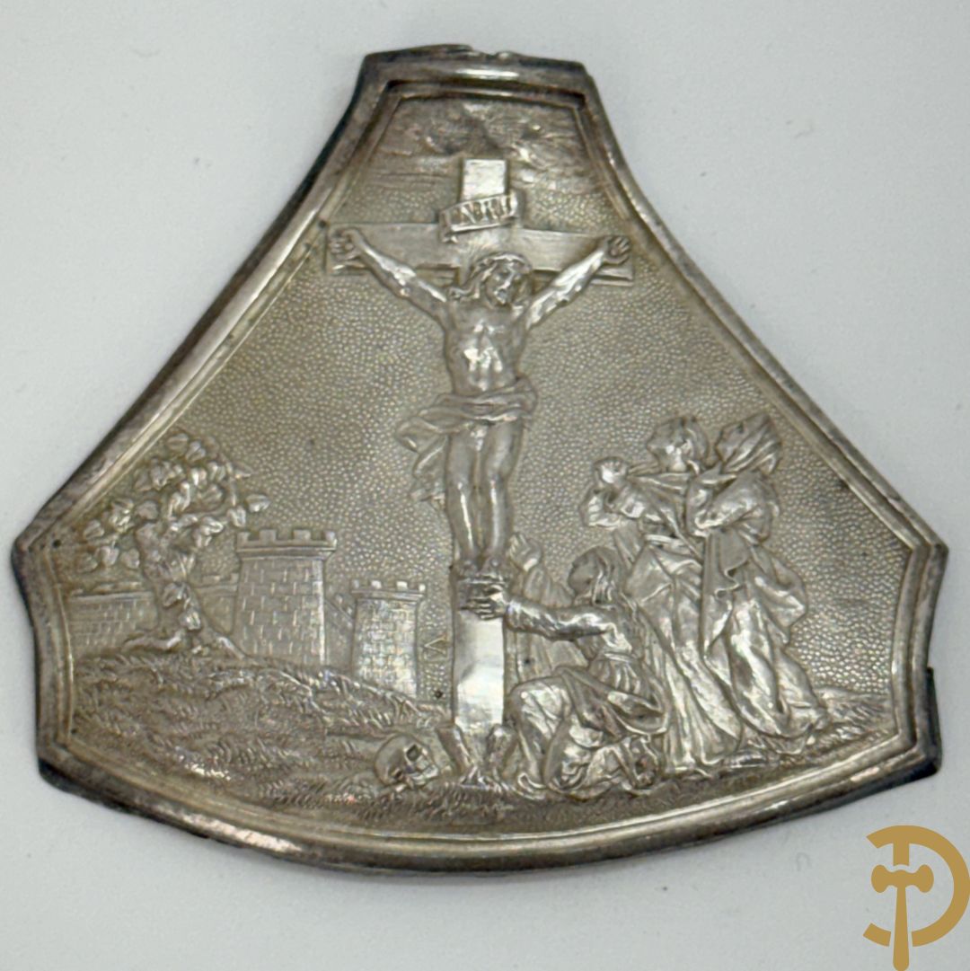 Massief zilveren collectenbus, 2 statieplakkettes, 2 slotjes van boek, wapenschild, penning