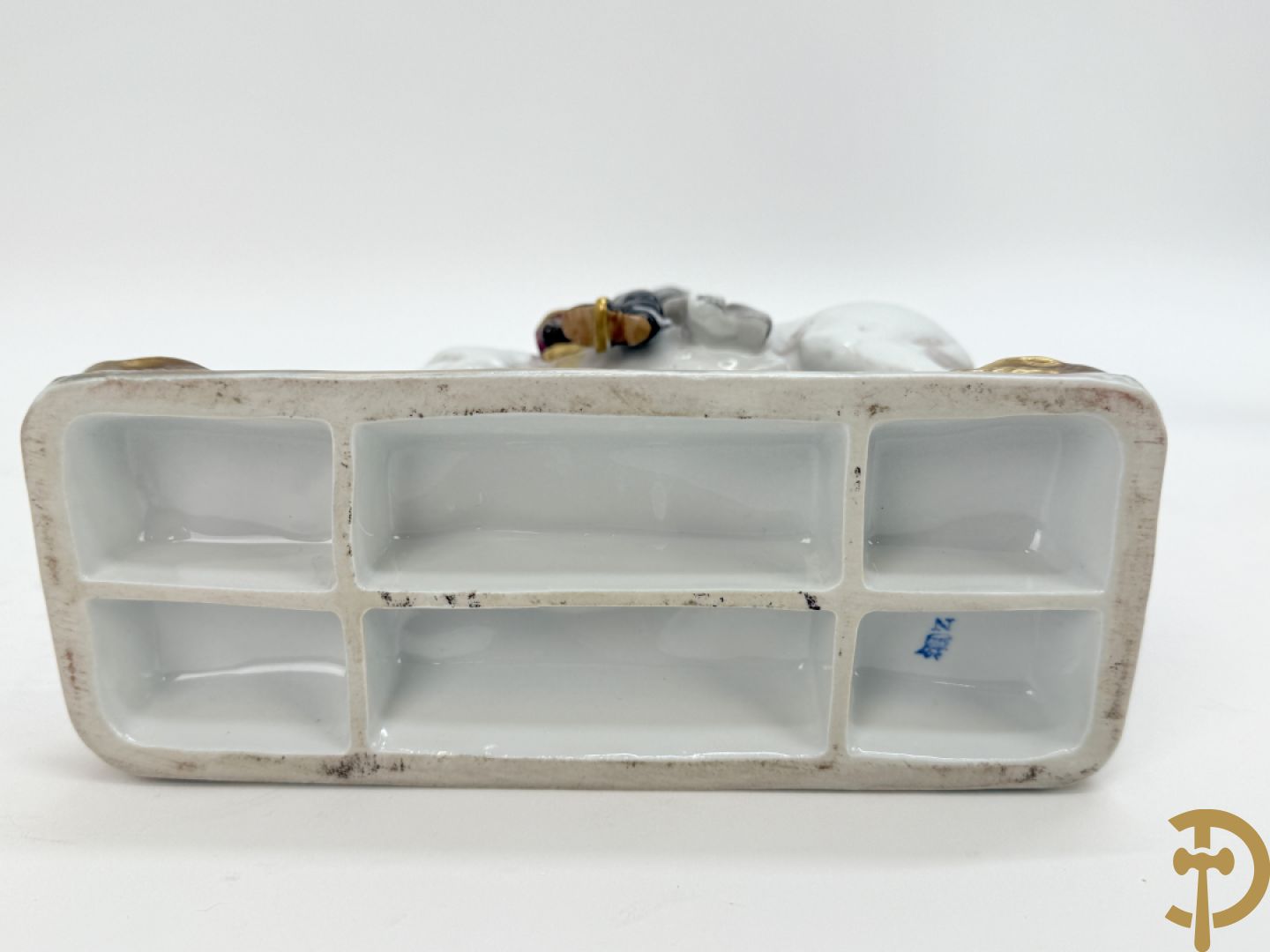 Porseleinen Napoleonistische figuren w.o. Napoleon te paard, 2 officieren, staande Napoleon en 4 kleine figuren