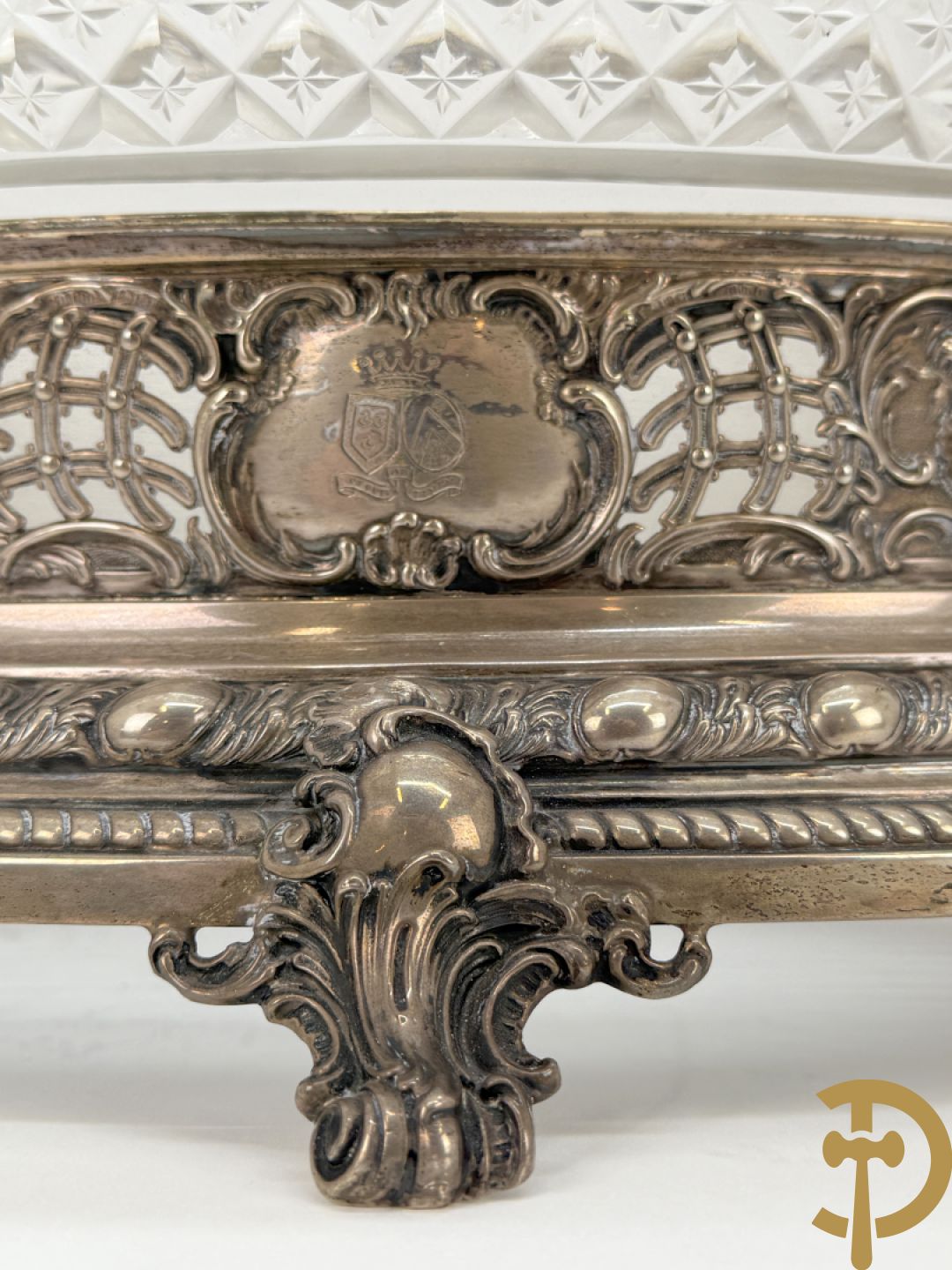 Massief zilveren ovale milieu de table met kristallen coupe