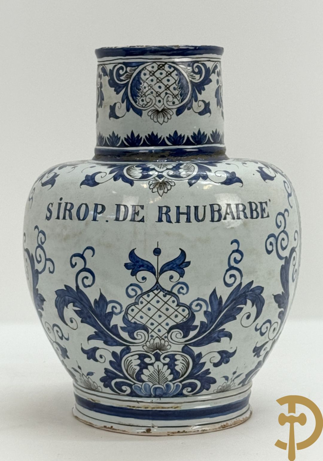 Schenkkan in Delftse faience, Sirop de rubarbe