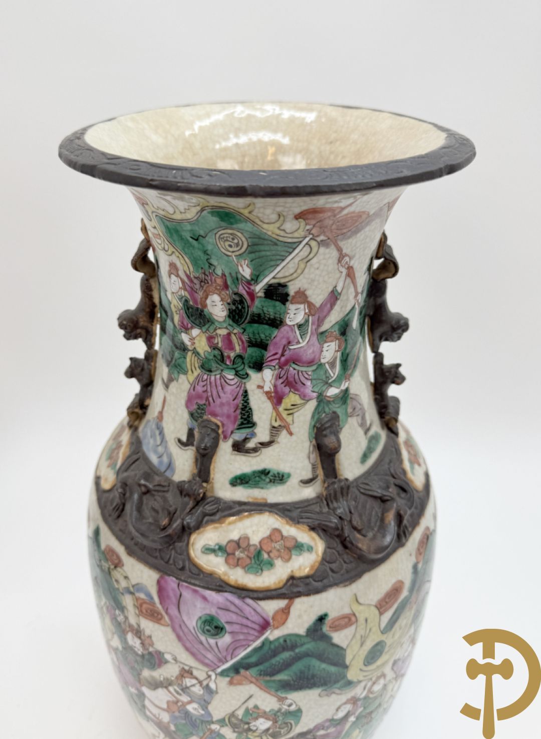 Twee Nankinvazen met geanimeerd krijgerdecor