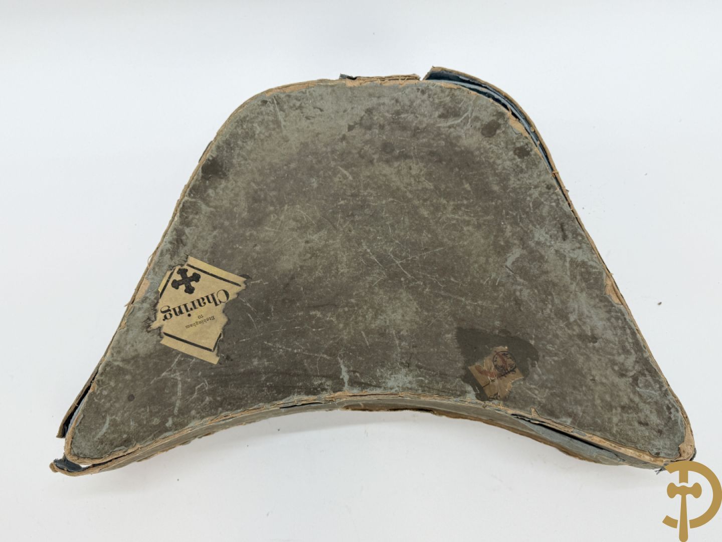 Oude Engelse plooibare steek voor hoed in doos