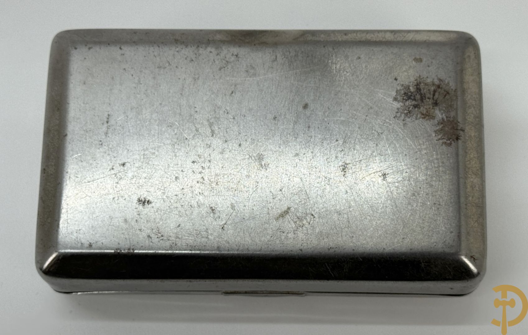 Vier verzilverde sigarettenetui