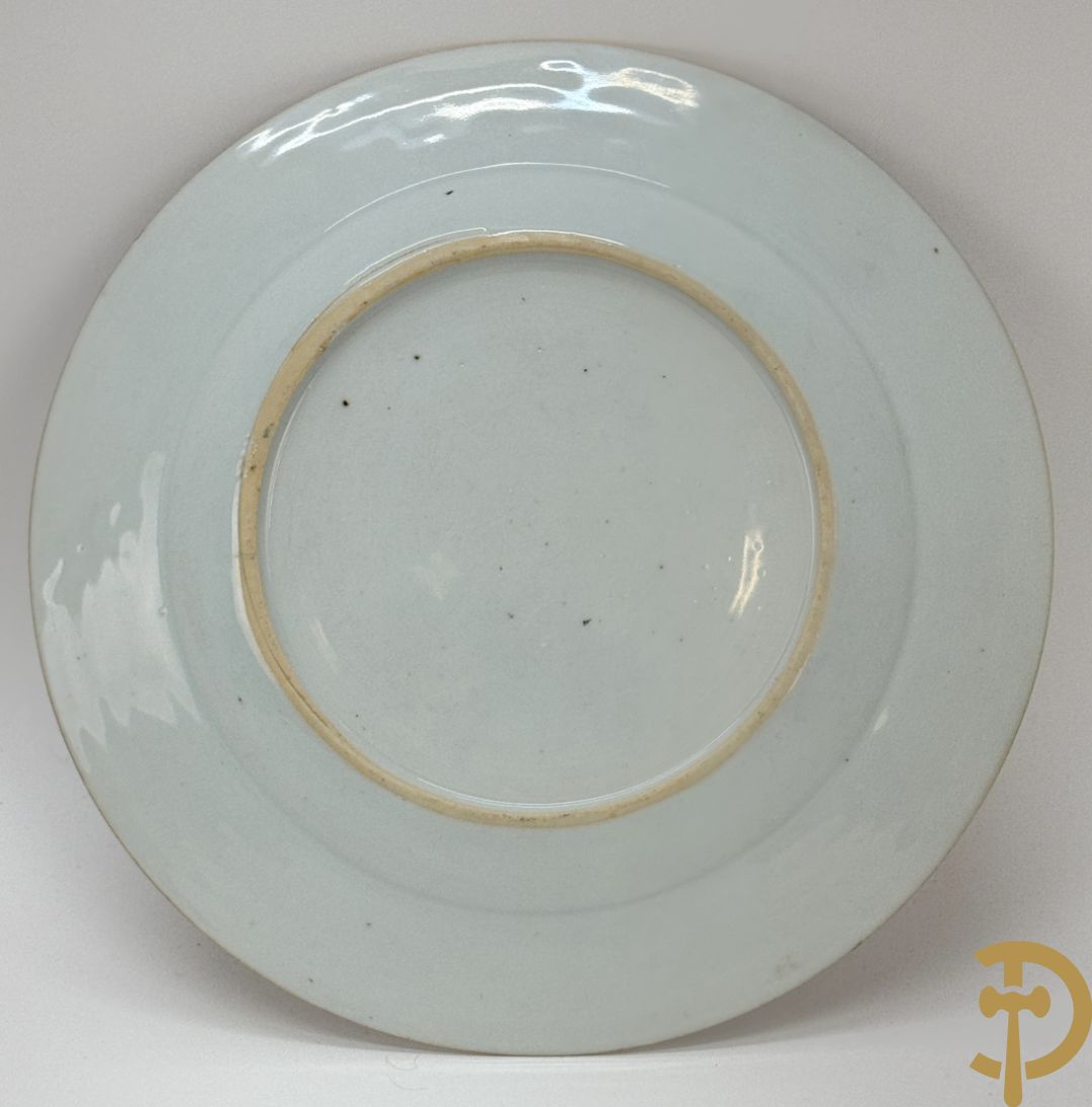 Twee Chinese porseleinen Imari bordjes, Kangxi + porseleinen bord met vogel- en bloemendecor Qian Long