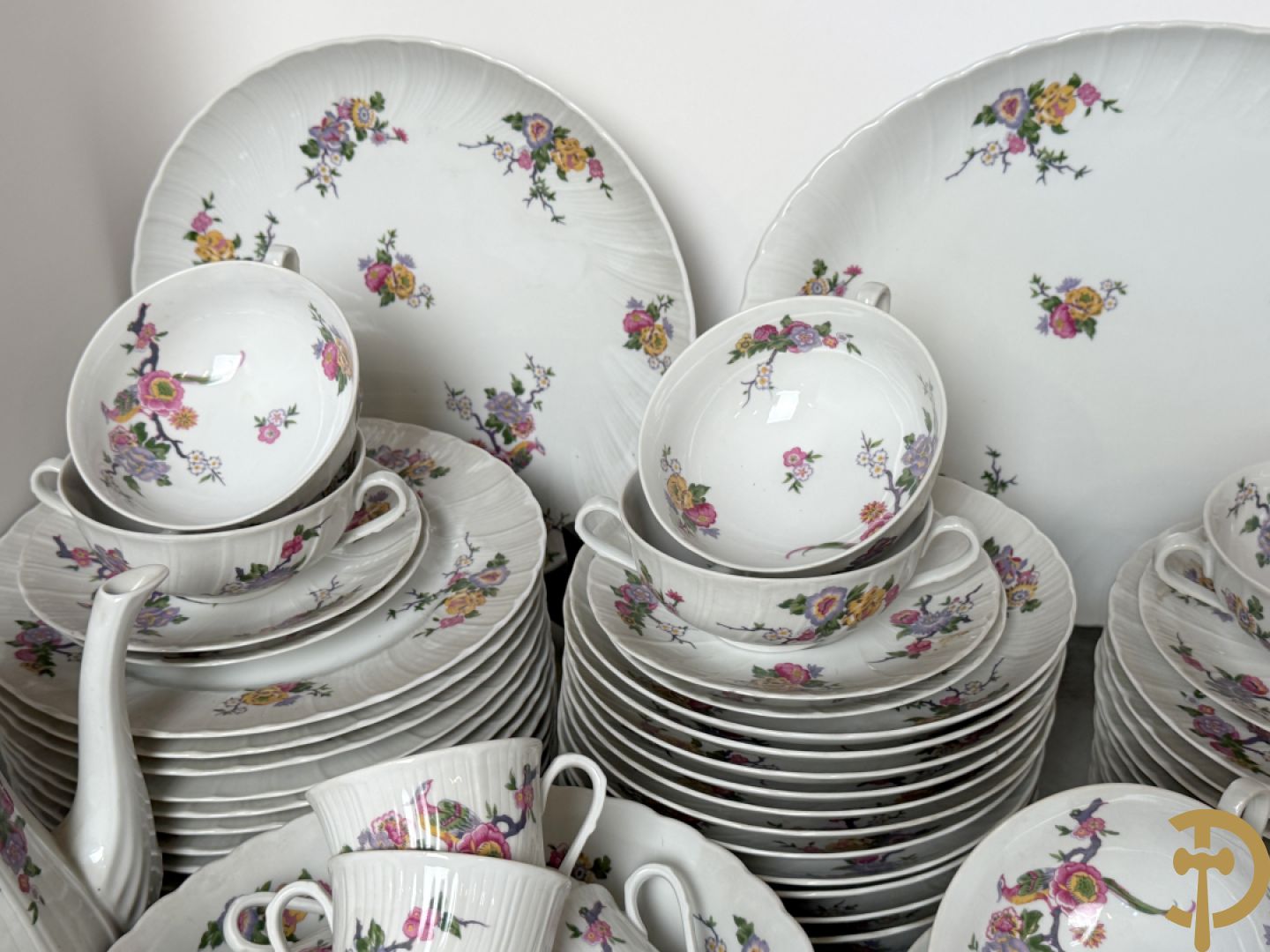 Porseleinen eet- (12-delig) en koffieservies (24- delig), Bernard Aud Limoges + porseleinen koffieservies, Haviland Limoges