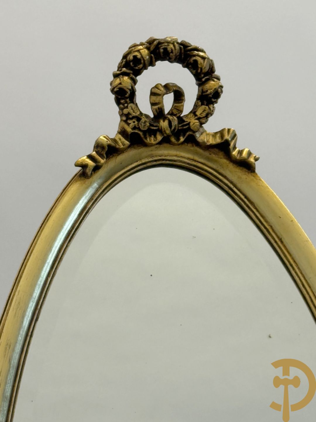 Vergulde ovale kleermakersspiegel in statief
