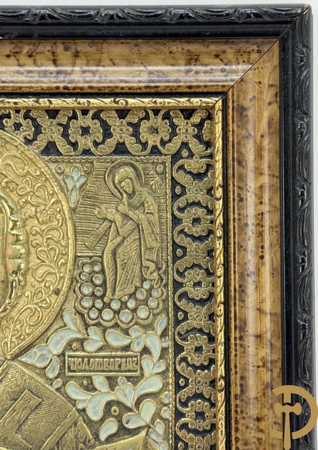 Russische koperen ikoon met voorstelling van Petrus met doek, deels geëmailleerd