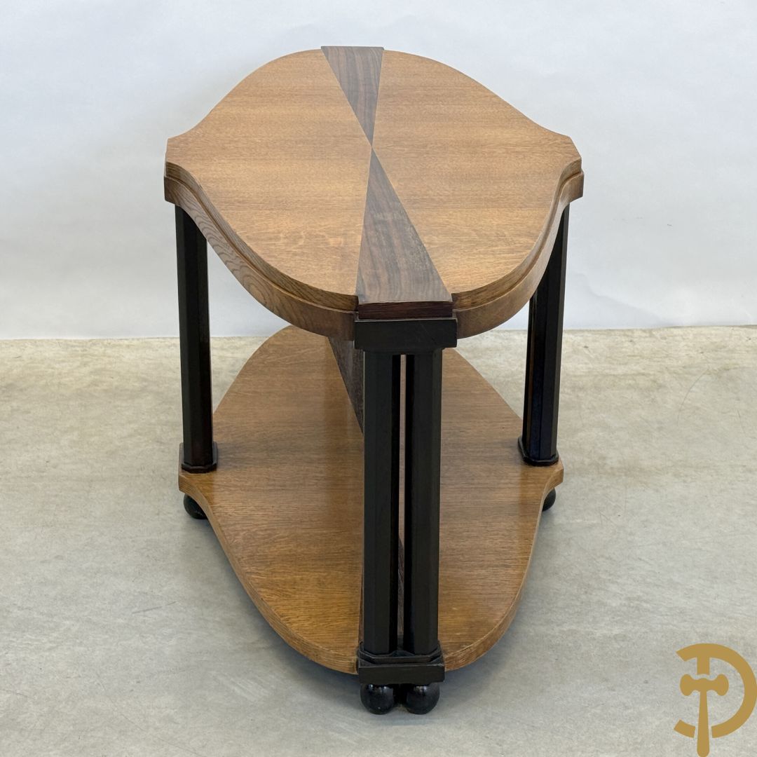 Eikenhouten salontafel met inleg van palissander, op afgeschuinde zuiltjes, model Eikelaar Decoene