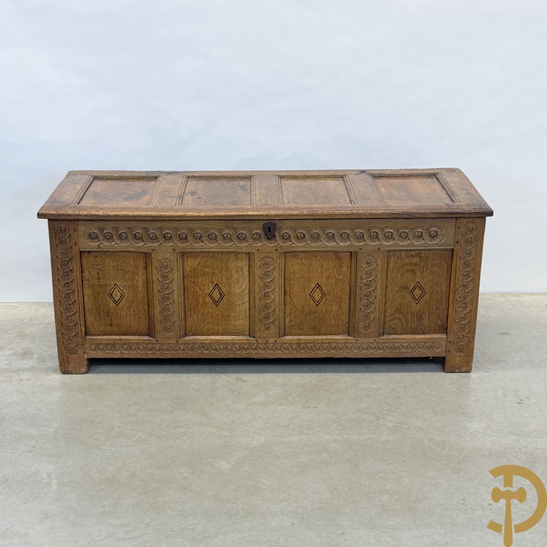 Massief eiken Engelse gesculpteerde panelenkoffer