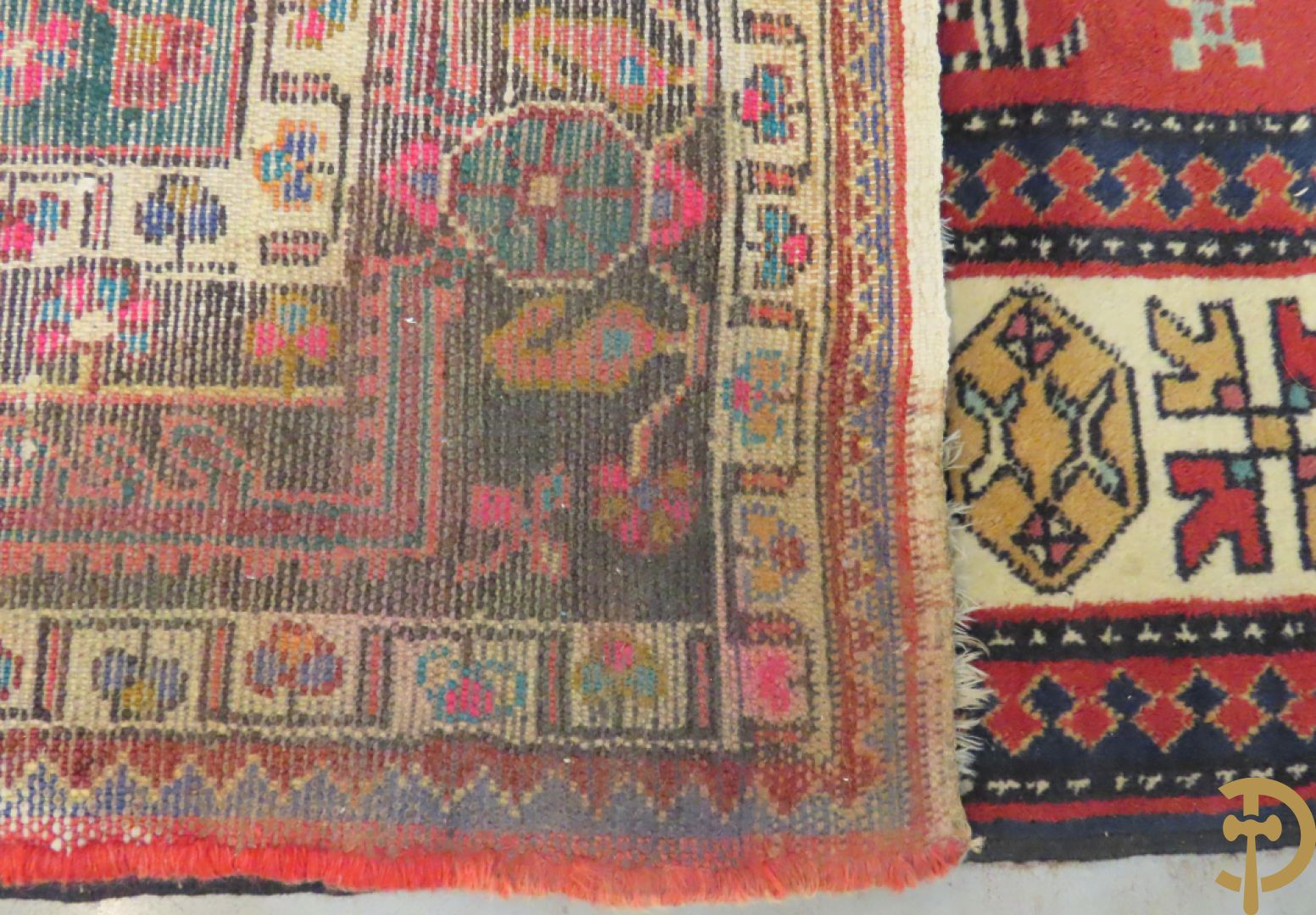 Twee oosterse handgeknoopte tapijten Hamadan en Kaukasus