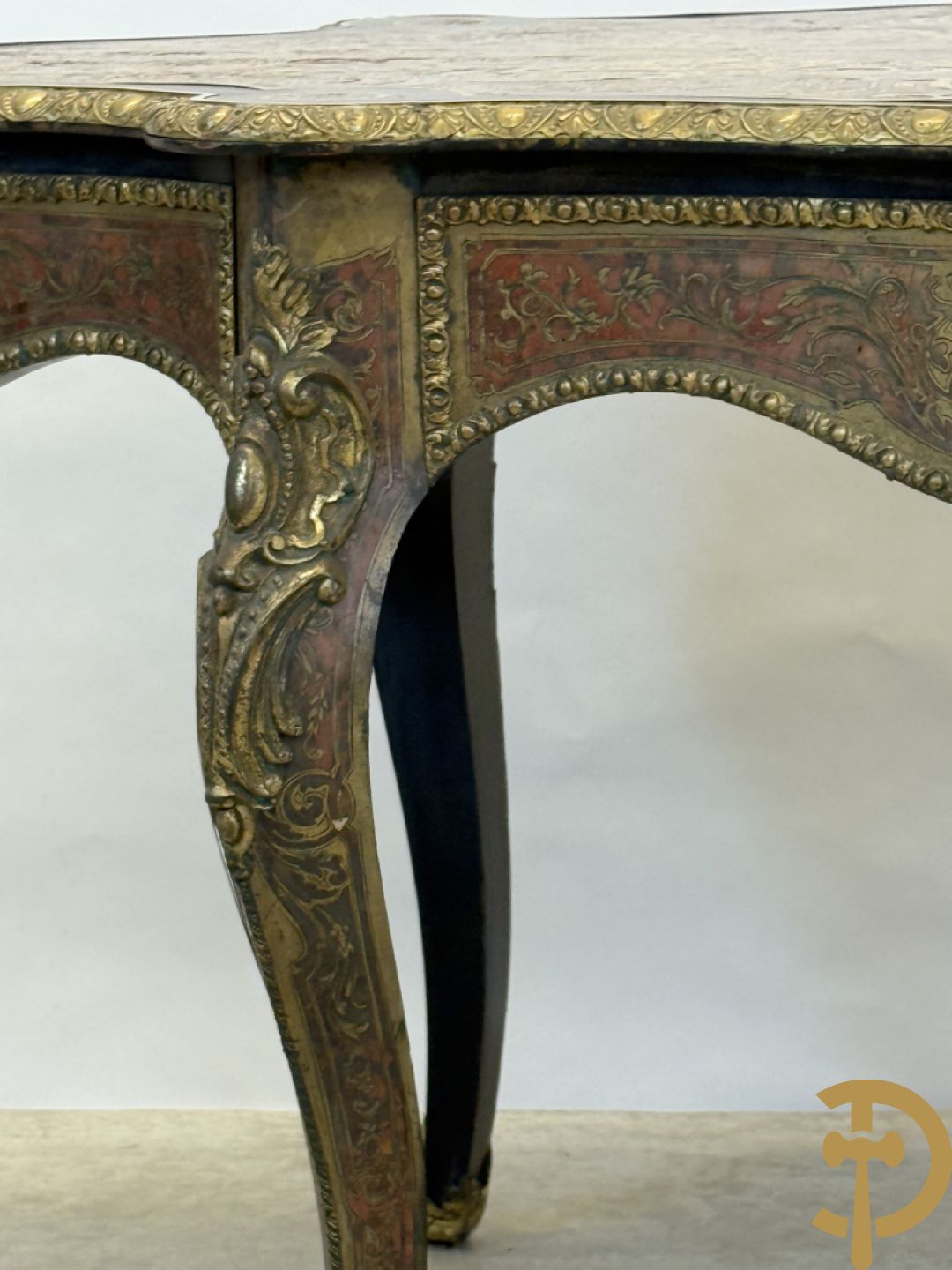 Boulle tafel met lade, Napoleon III, met mooi koperinleg en bronzen ornamenten, 19e