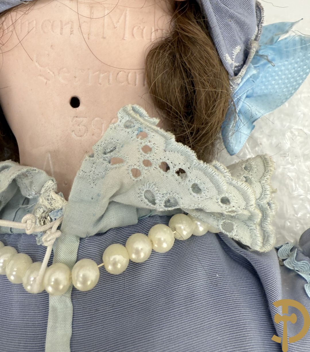 Antieke pop met porseleinen hoofd, beweegbare ledematen en beweegbare ogen, gemerkt Armand Marseille Germany 390 A11M