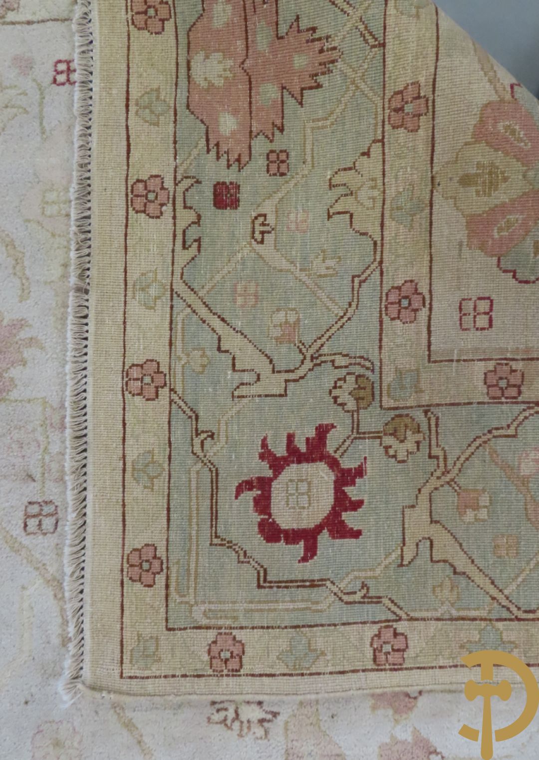 Oosters handgeknoopt tapijt met bloemenpatronen op beige fond, Oushak