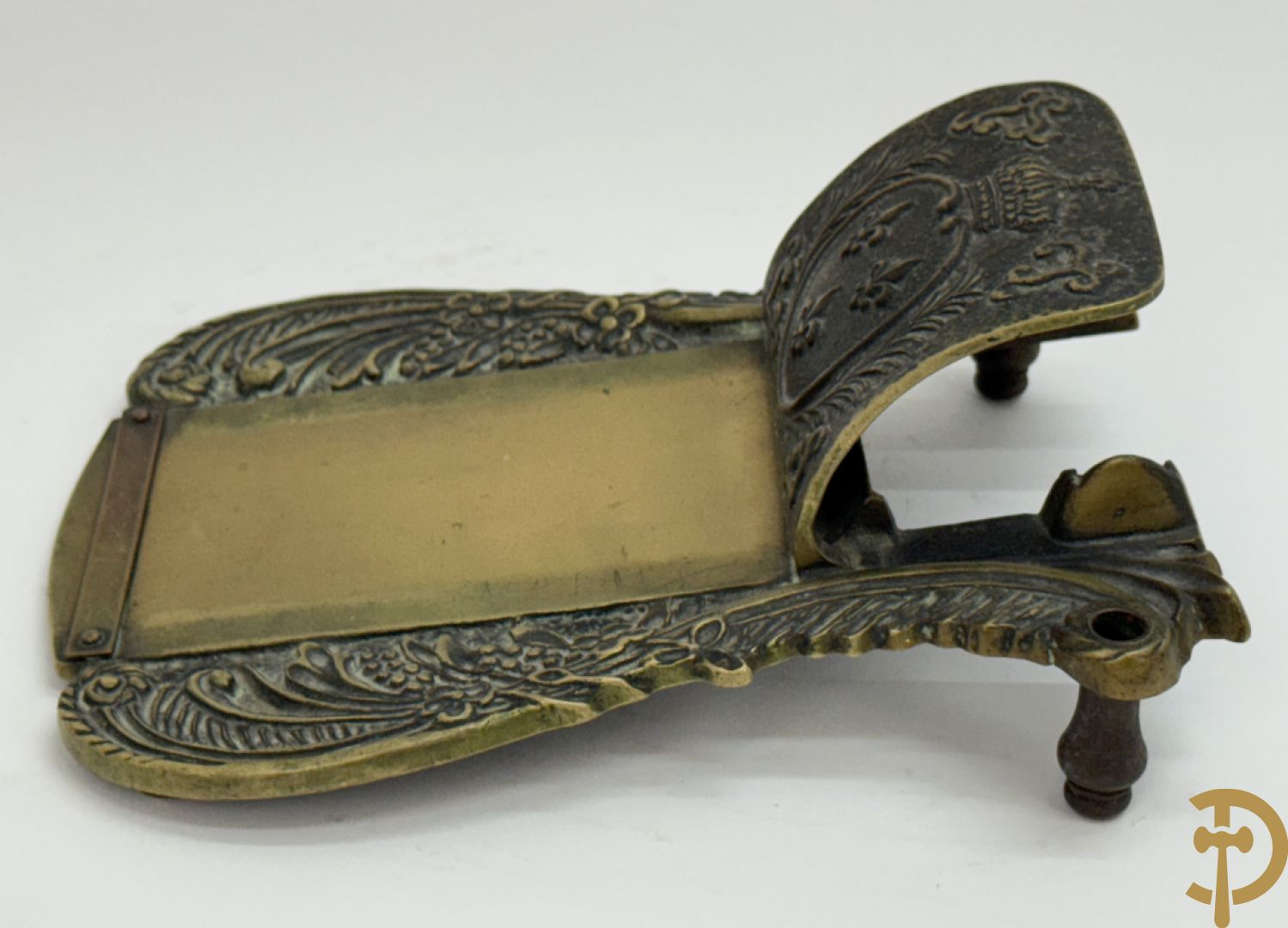 LE VERRIER M. getekend - Bronzen bureau ornament van Maison Leroi met blazoen van Franse lelies