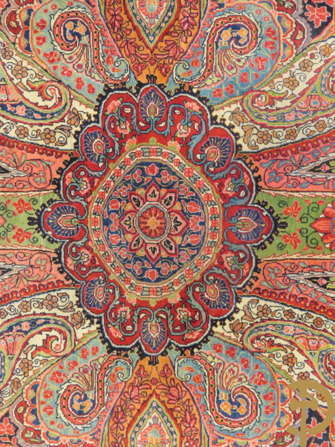 Oosters handgeknoopt tapijt met cashmeremotieven