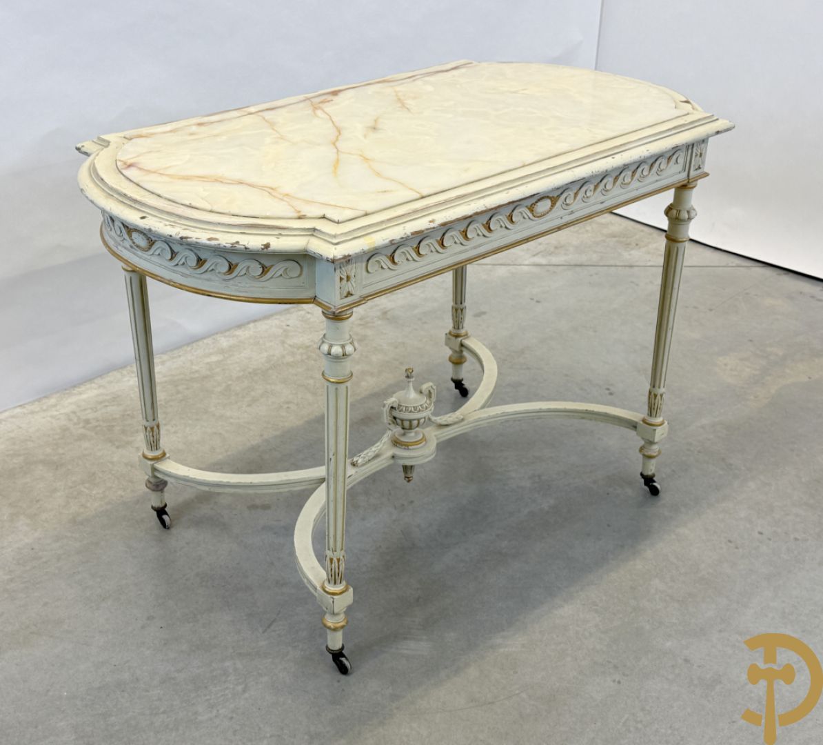 Salonensemble Louis XVI stijl bestaande uit 2 armzetels, 2 stoelen en salontafel
