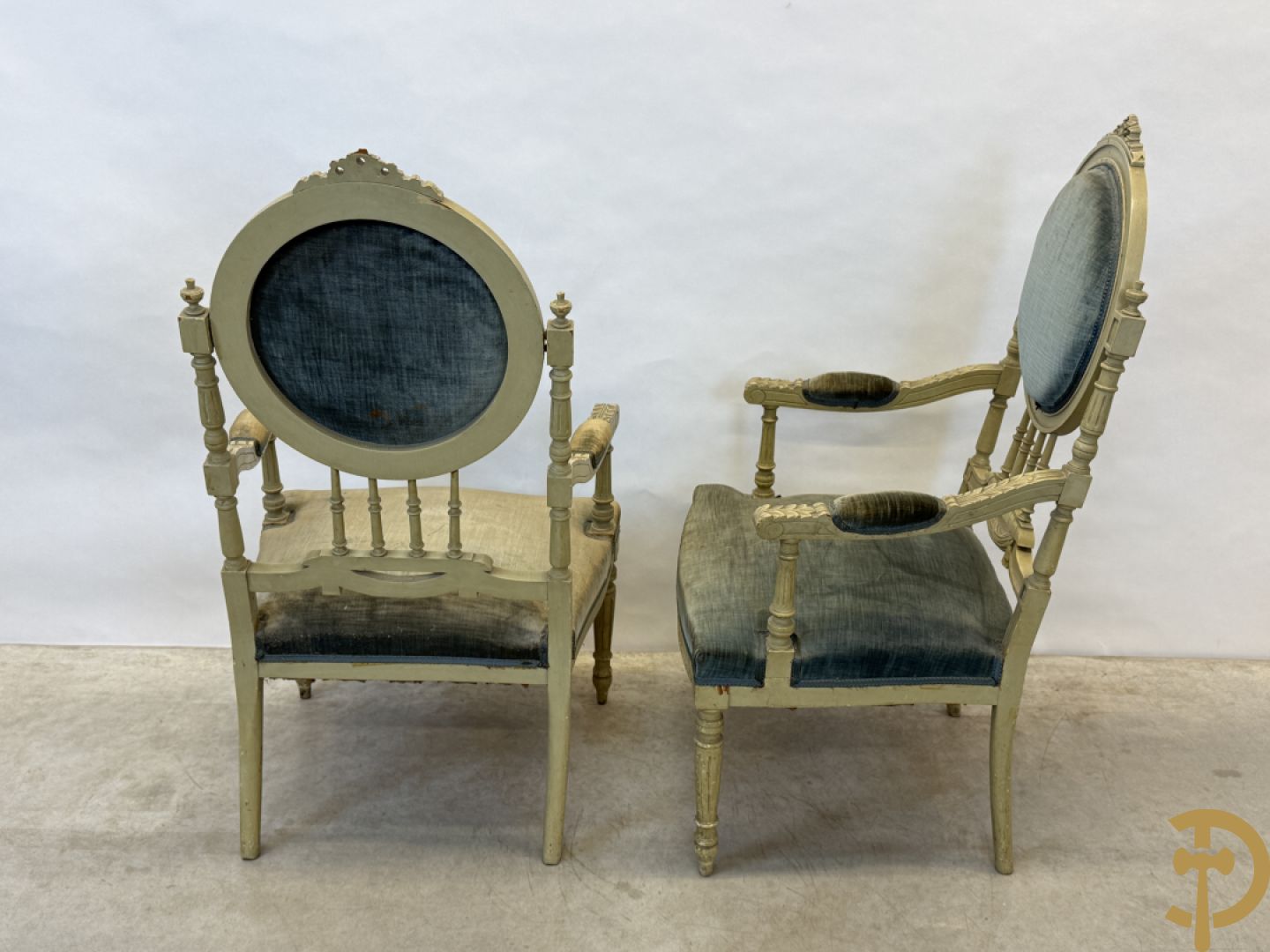 Louis XVI salonensemble bestaande uit canapé, 2 armzetels, 2 stoelen en salontafel