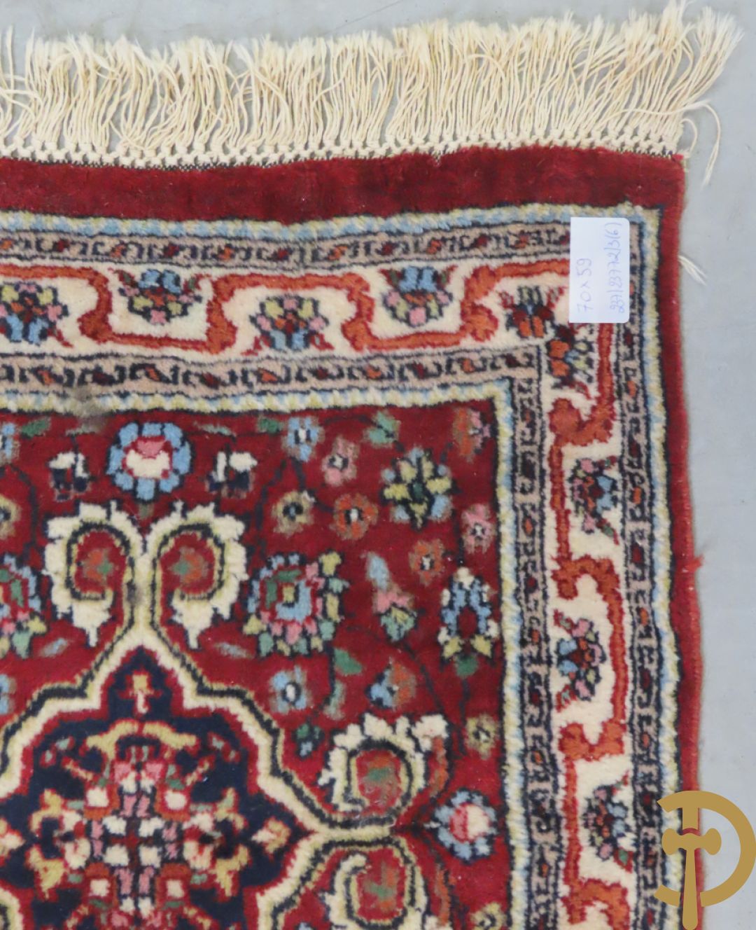 Zes oosterse handgeknoopte tapijten w.o. 2 Bouchara, Hamadan en 2 voettapijtjes