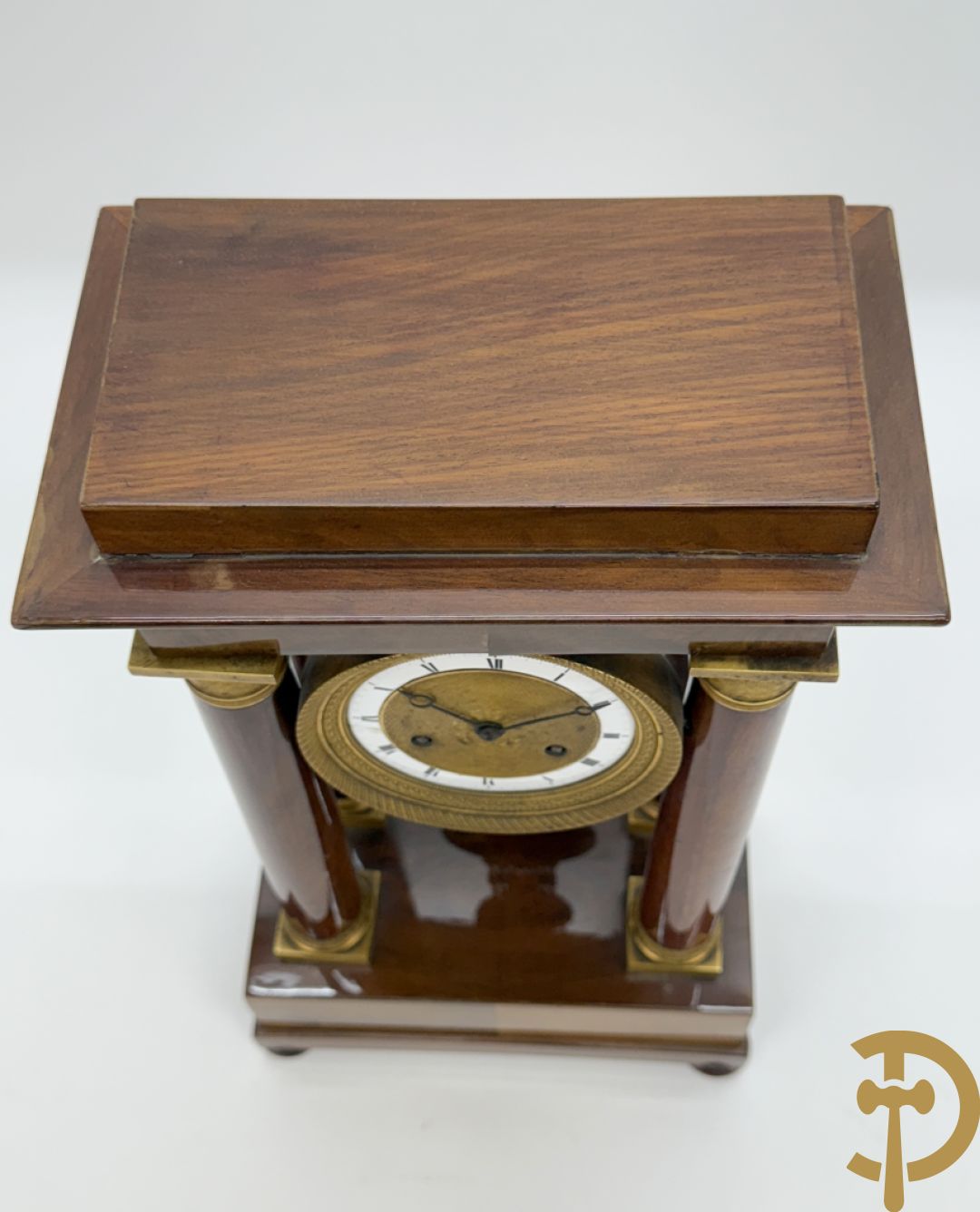 Mahoniehouten vierzuilenklok Charles X