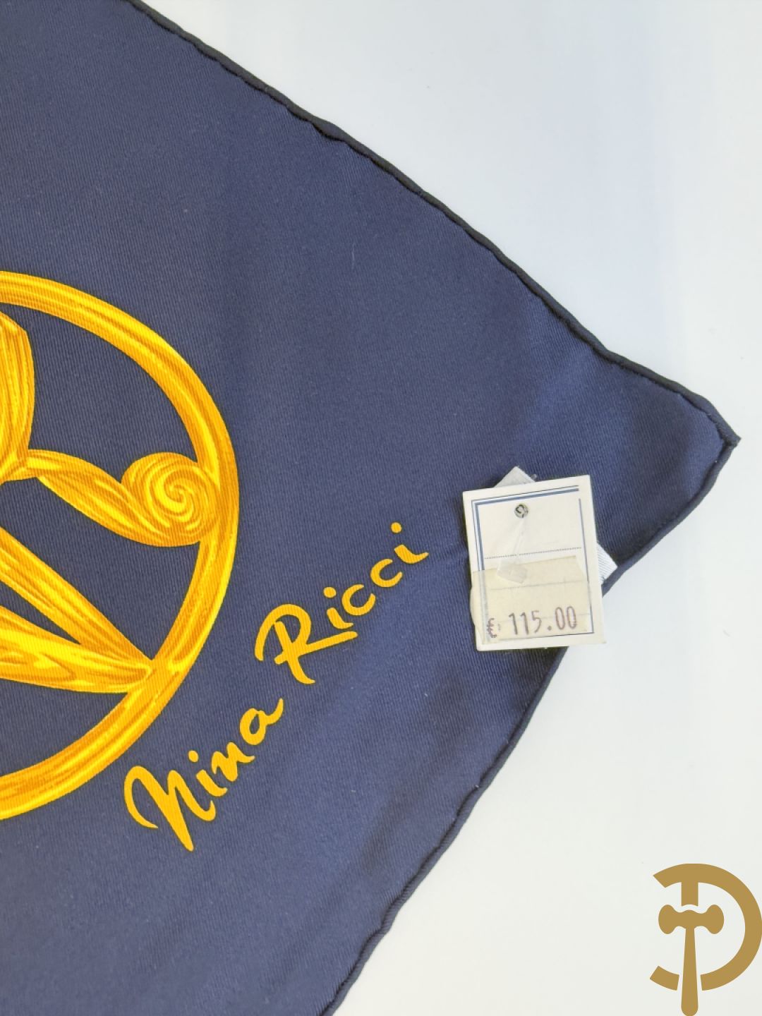 Vier foulards Nina Ricci (nooit gedragen komt uit winkel restant)