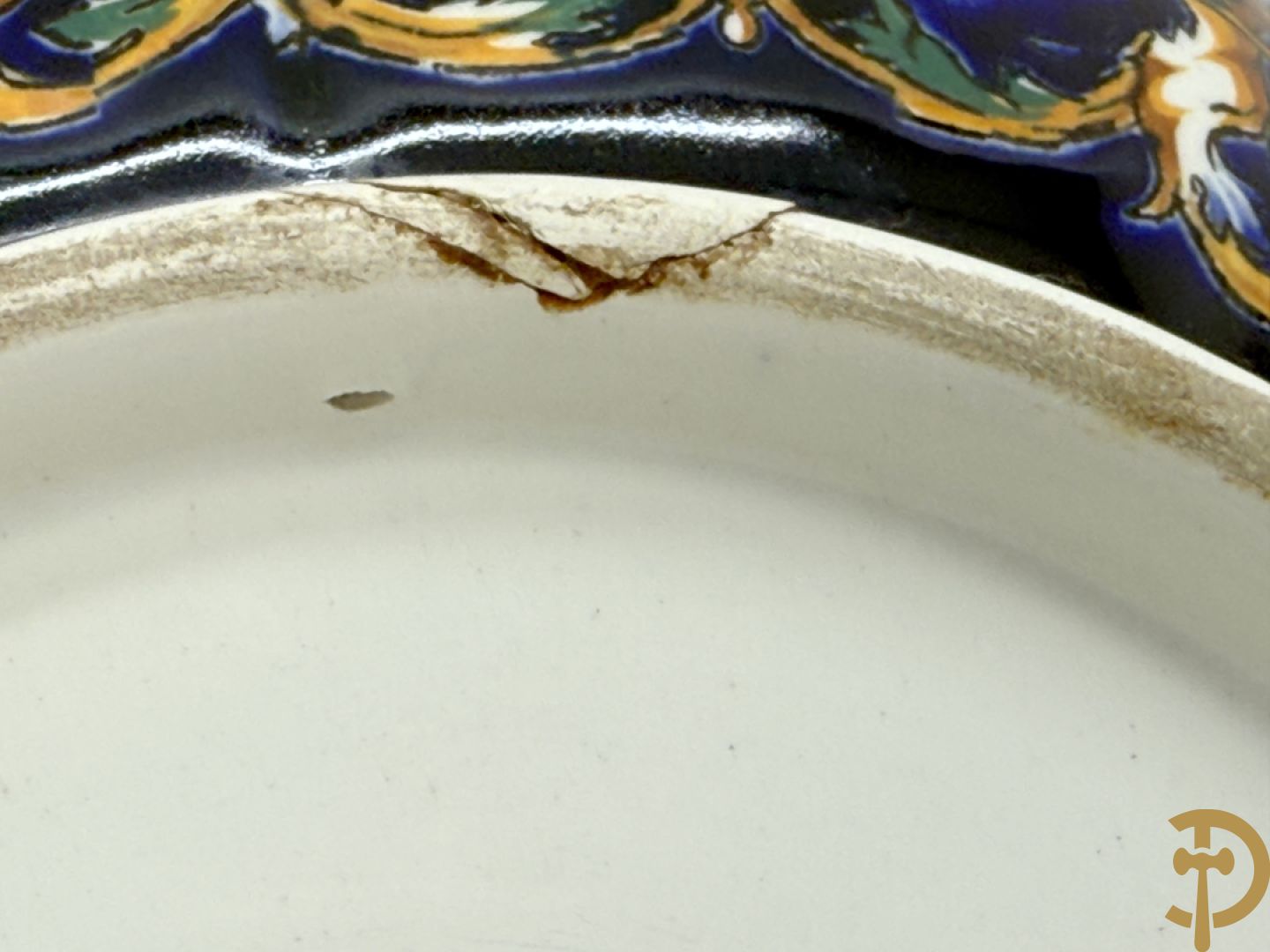 Gien schaal, 2 borden, coupe en 2 vazen met cupidodecor, decor 54