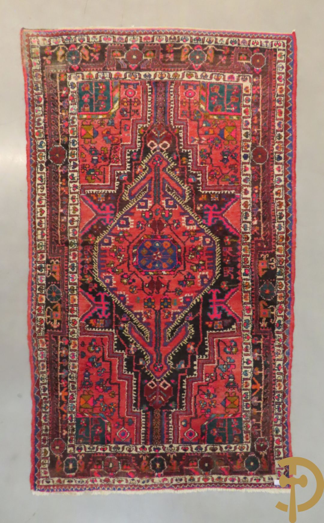 Twee oosterse handgeknoopte tapijten Hamadan en Kaukasus