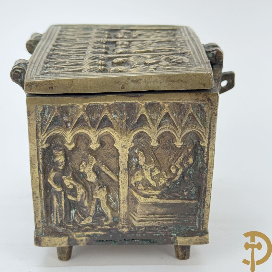 Vierdelige koperen Russische reisikoon + bronzen Neo Gotisch koffertje