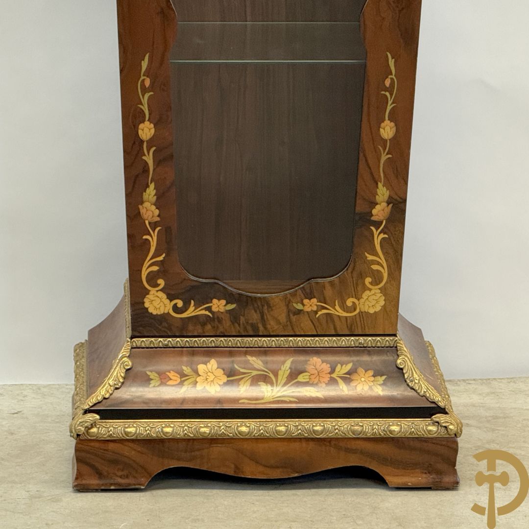 Notelaren sokkel met ingebouwde vitrine, marquetterie en bronsbelag